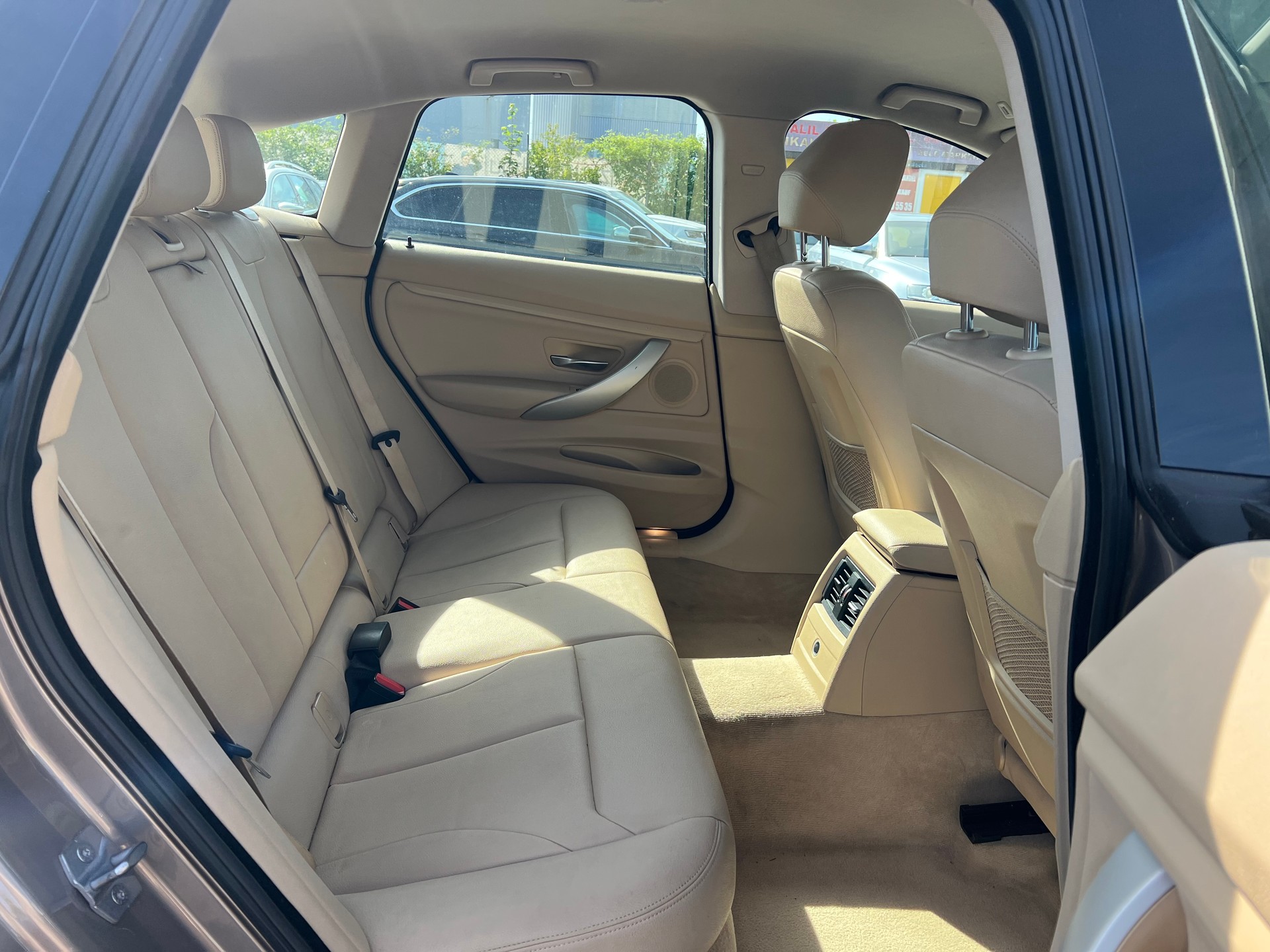 BMW 320d GT xDrive Luxury Line Steptronic-image-20