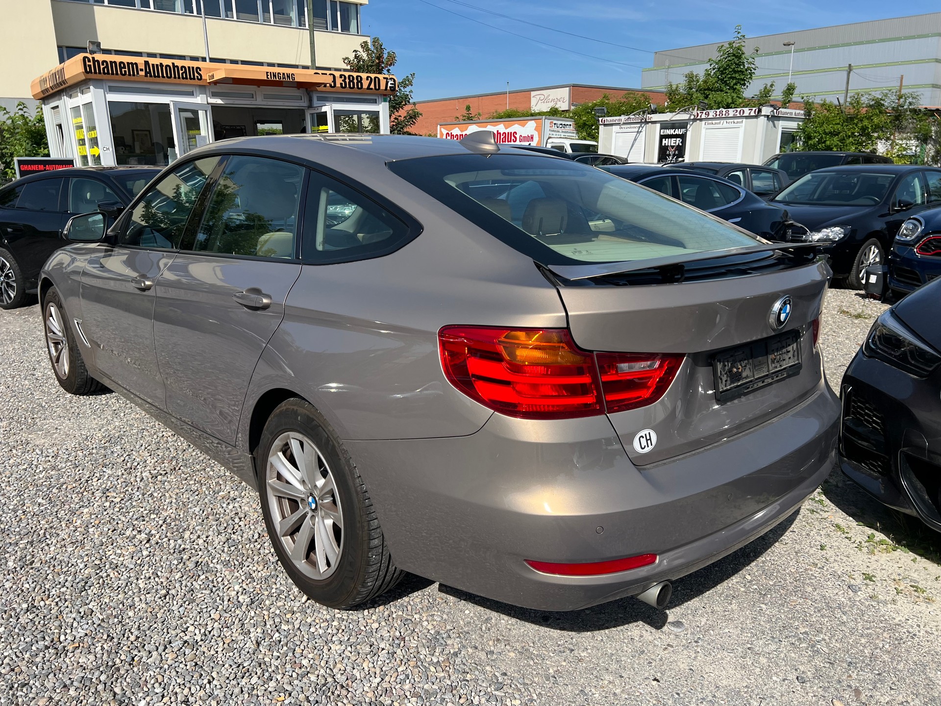 BMW 320d GT xDrive Luxury Line Steptronic-image-8