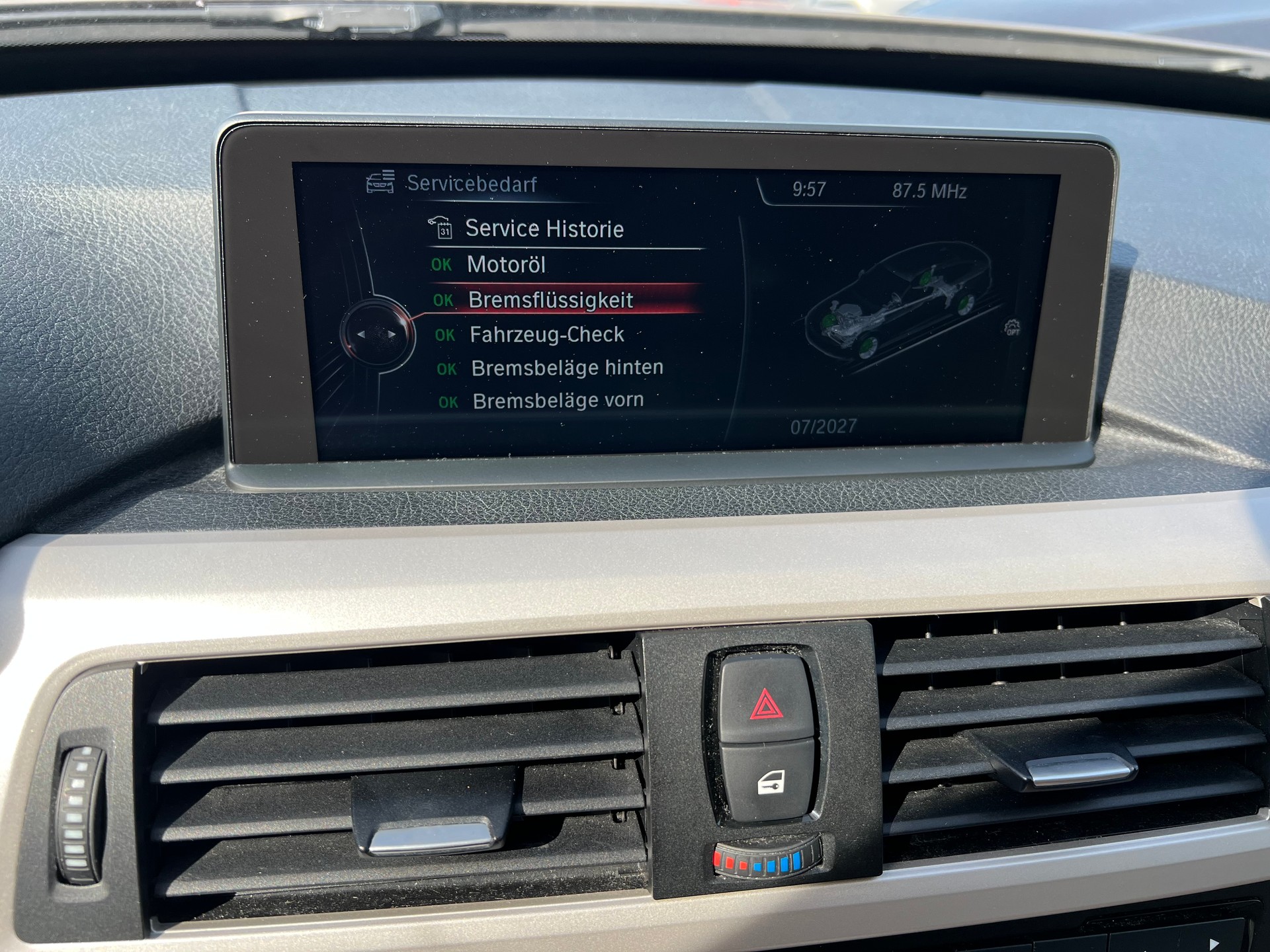 BMW 320d GT xDrive Luxury Line Steptronic-image-15