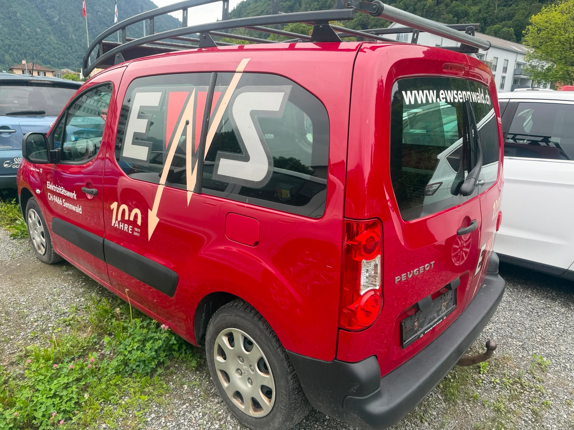 PEUGEOT Partner 1.6i Urban-image-1