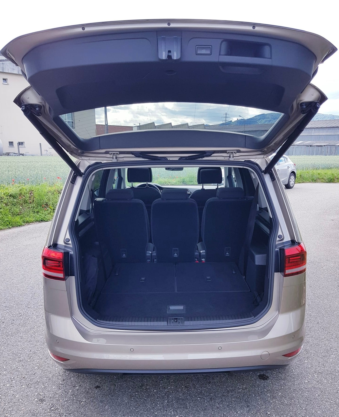 VW Touran 1.5 TSI EVO Comfortline DSG-image-4