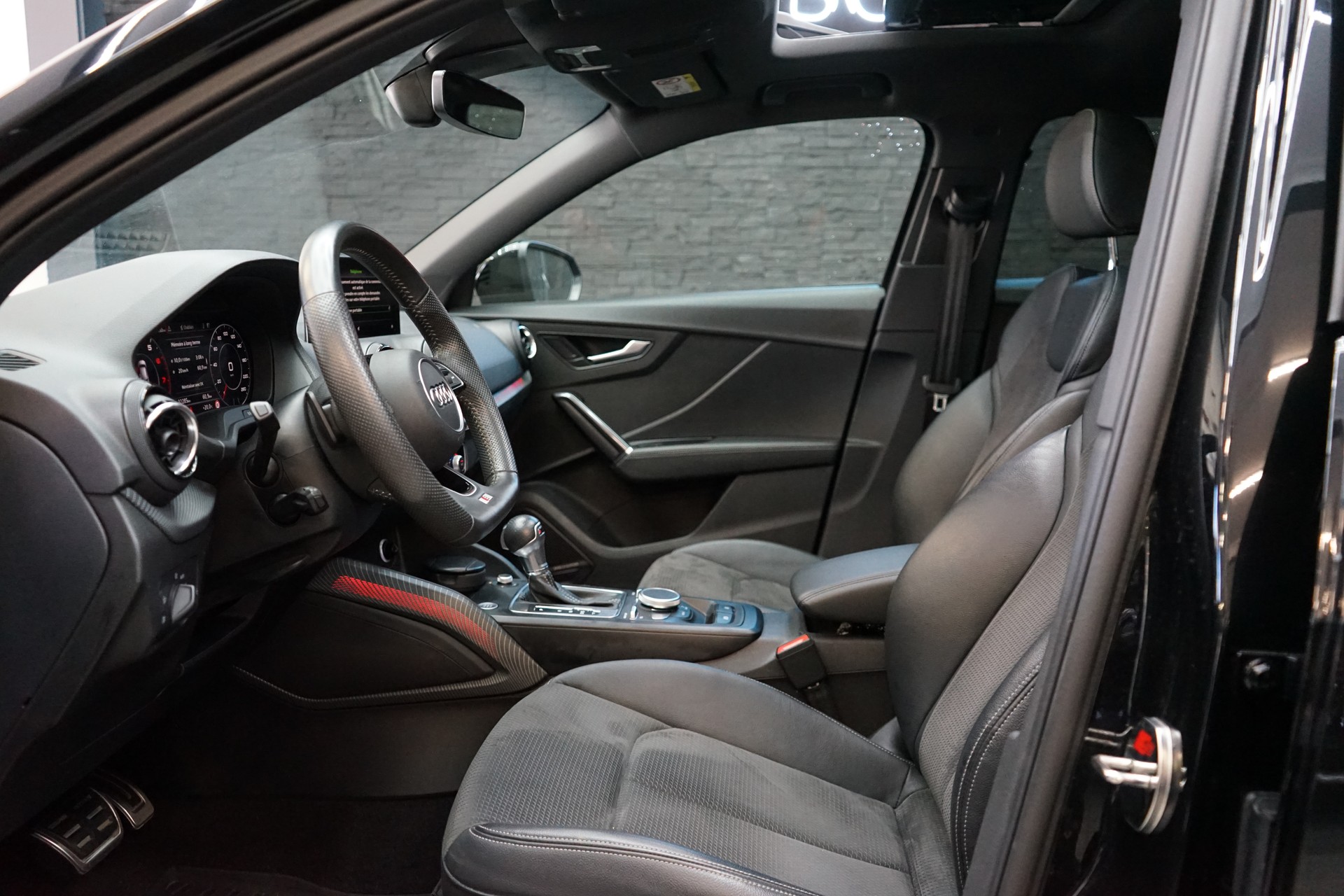 AUDI Q2 2.0 TFSI sport quattro S-tronic-image-3
