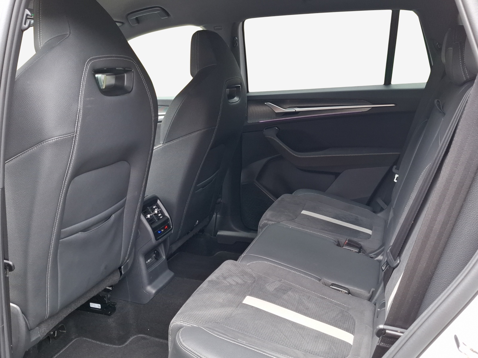 SKODA Kodiaq 1.5 TSI PHEV Sportline-image-12