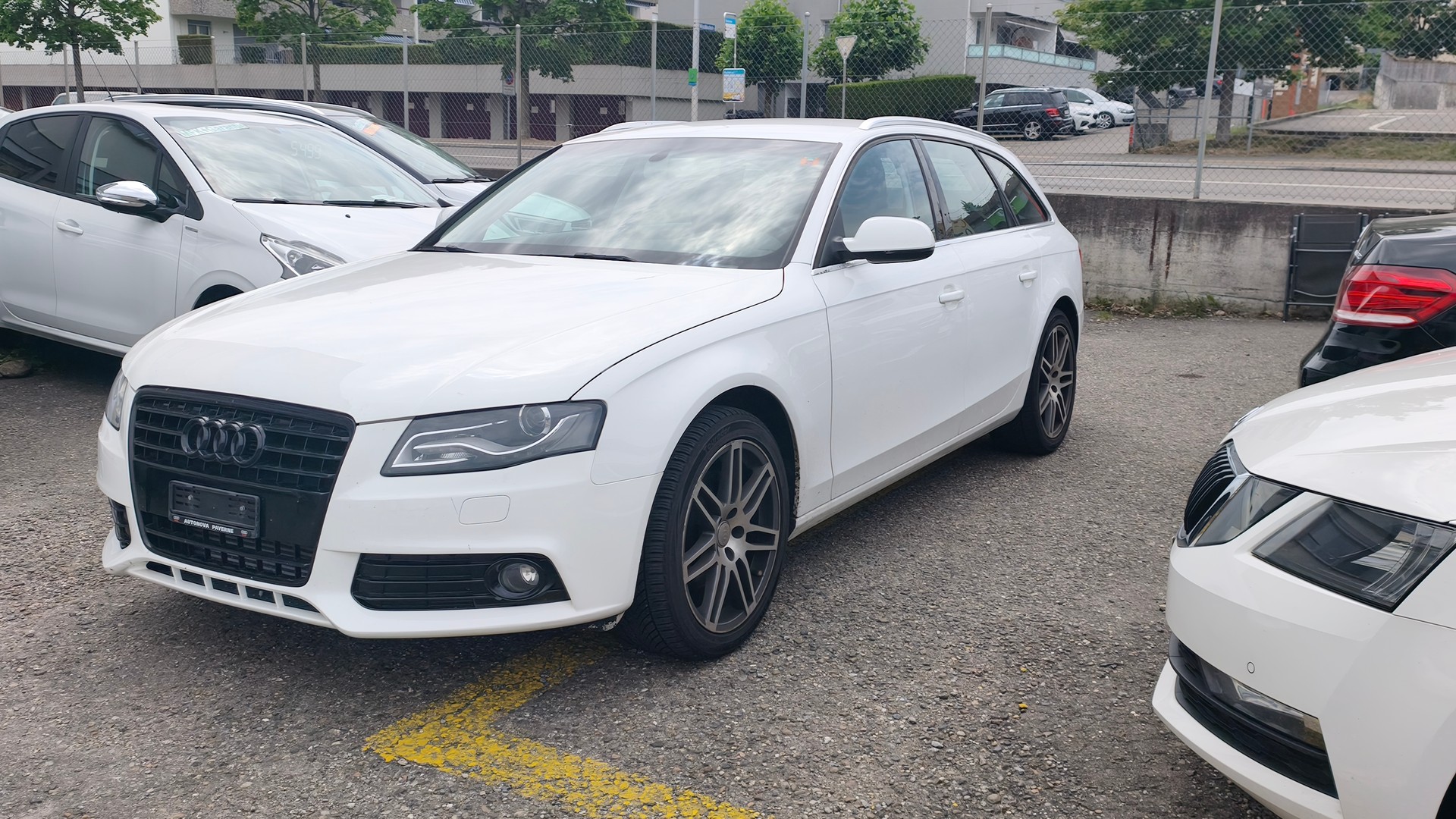 AUDI A4 Avant 1.8 TFSI Start plus-image-1