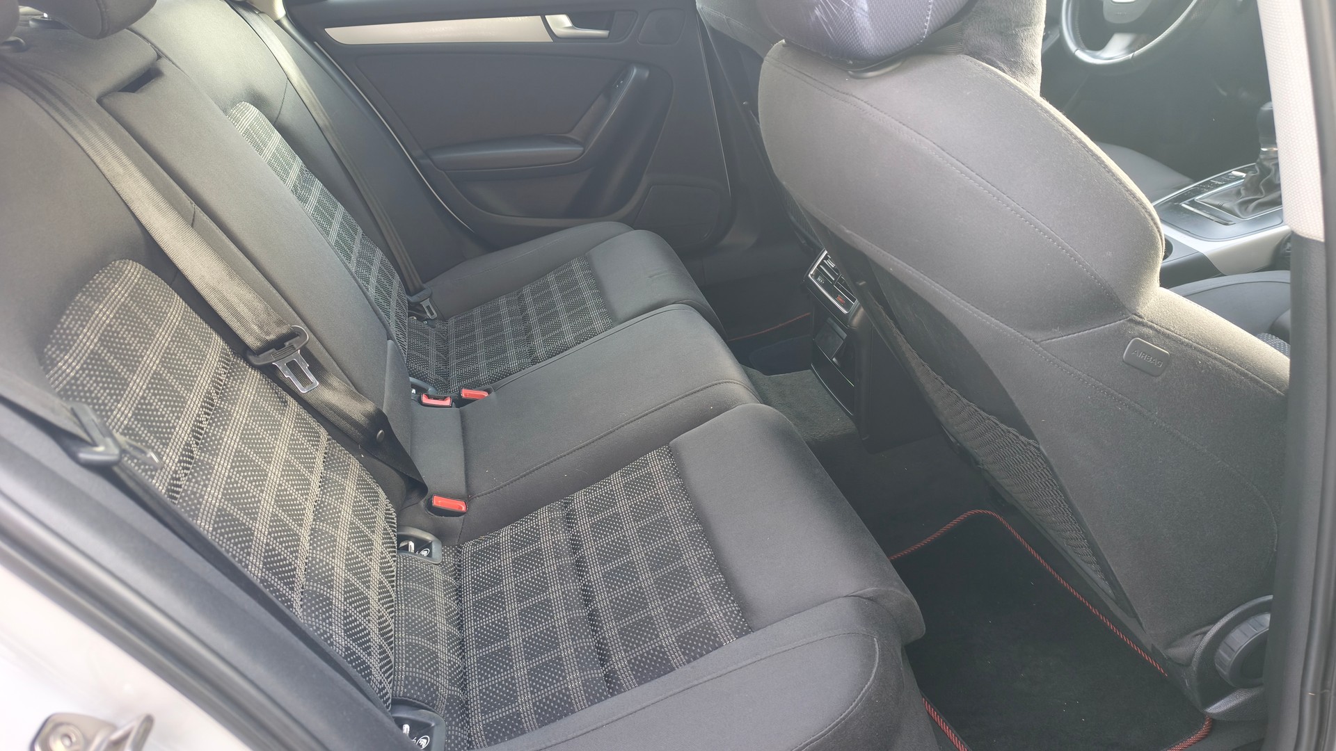 AUDI A4 Avant 1.8 TFSI Start plus-image-13