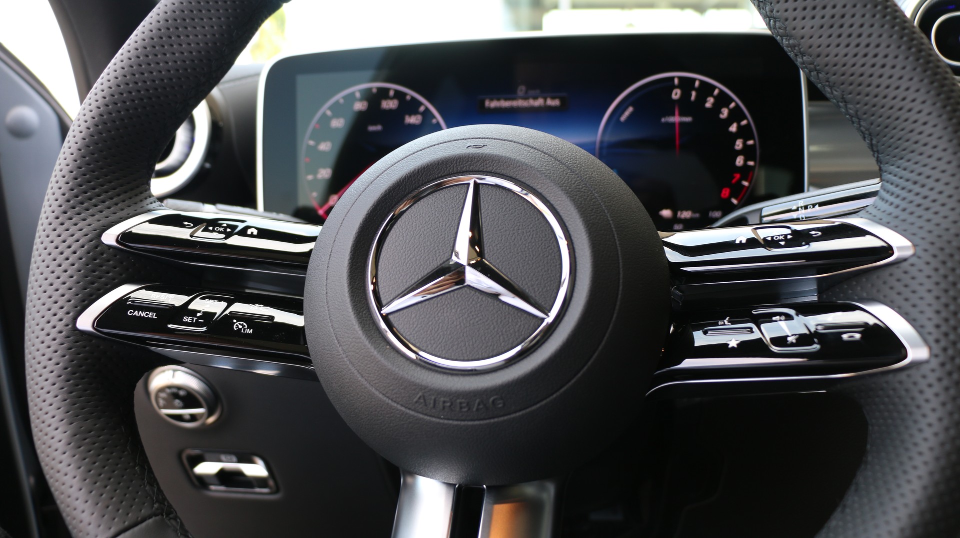 MERCEDES-BENZ GLC 400 e 4MATIC with EQ-Star Hybrid-image-11