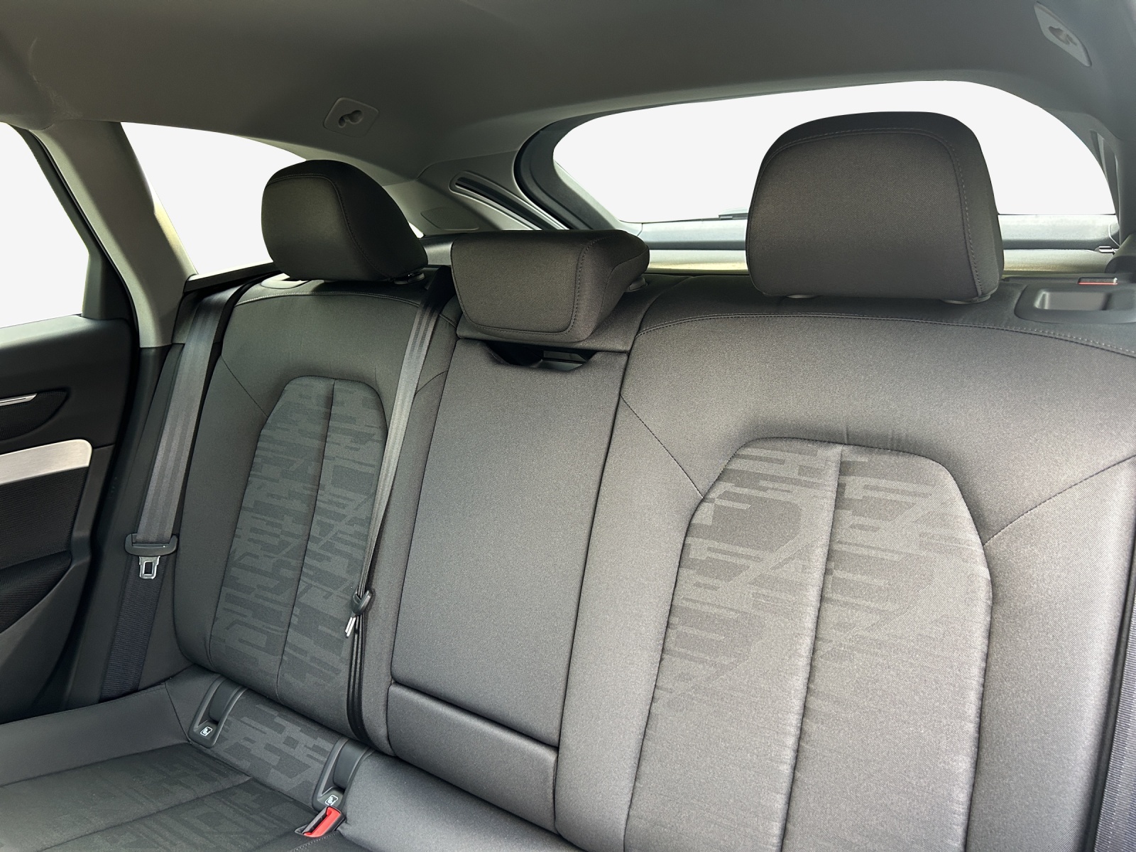 AUDI A6 Avant TDI quattro 150 kW S tronic-image-11