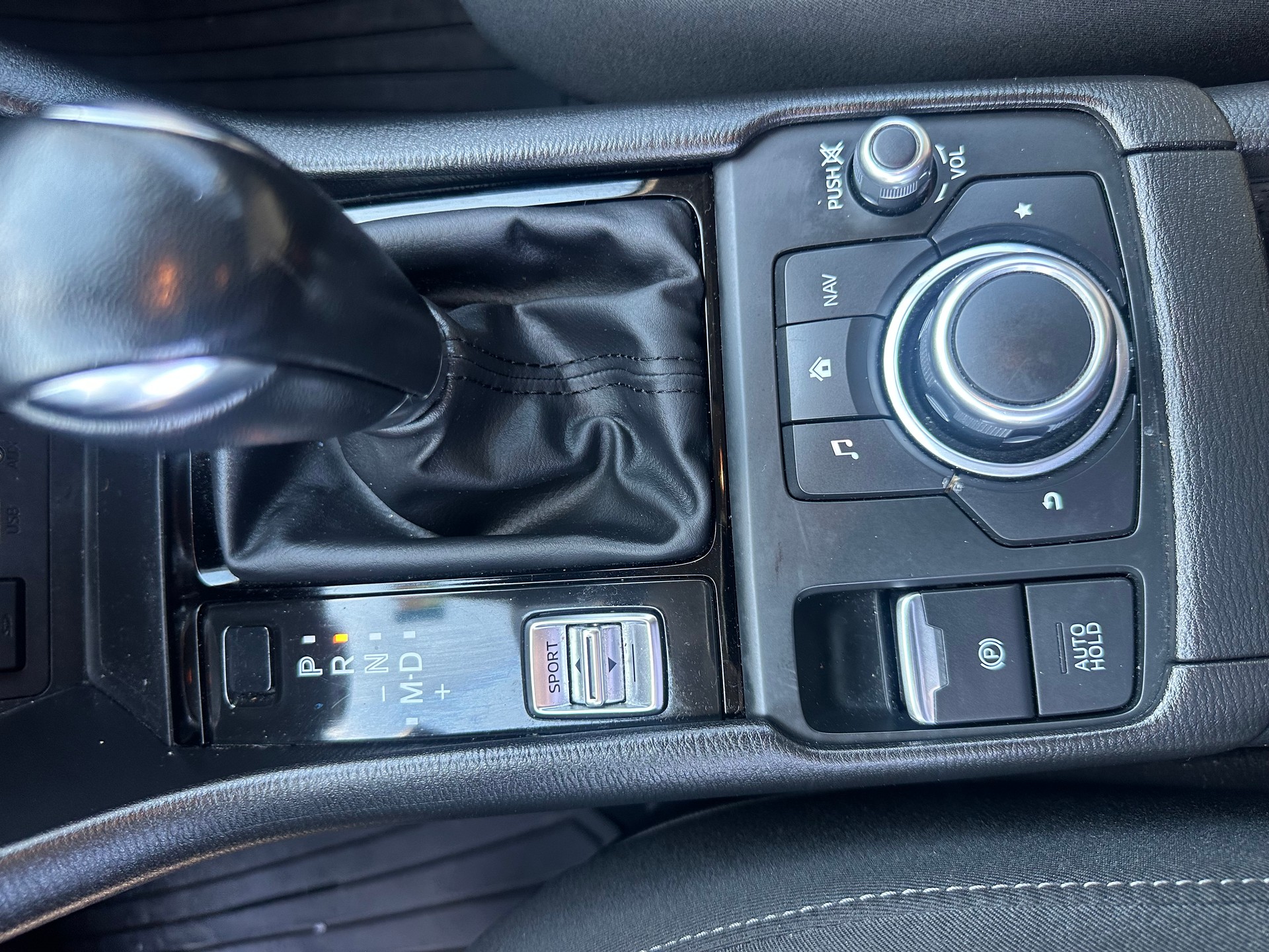 MAZDA CX-3 SKYACTIV-G 121 Ambition FWD Automat-image-10