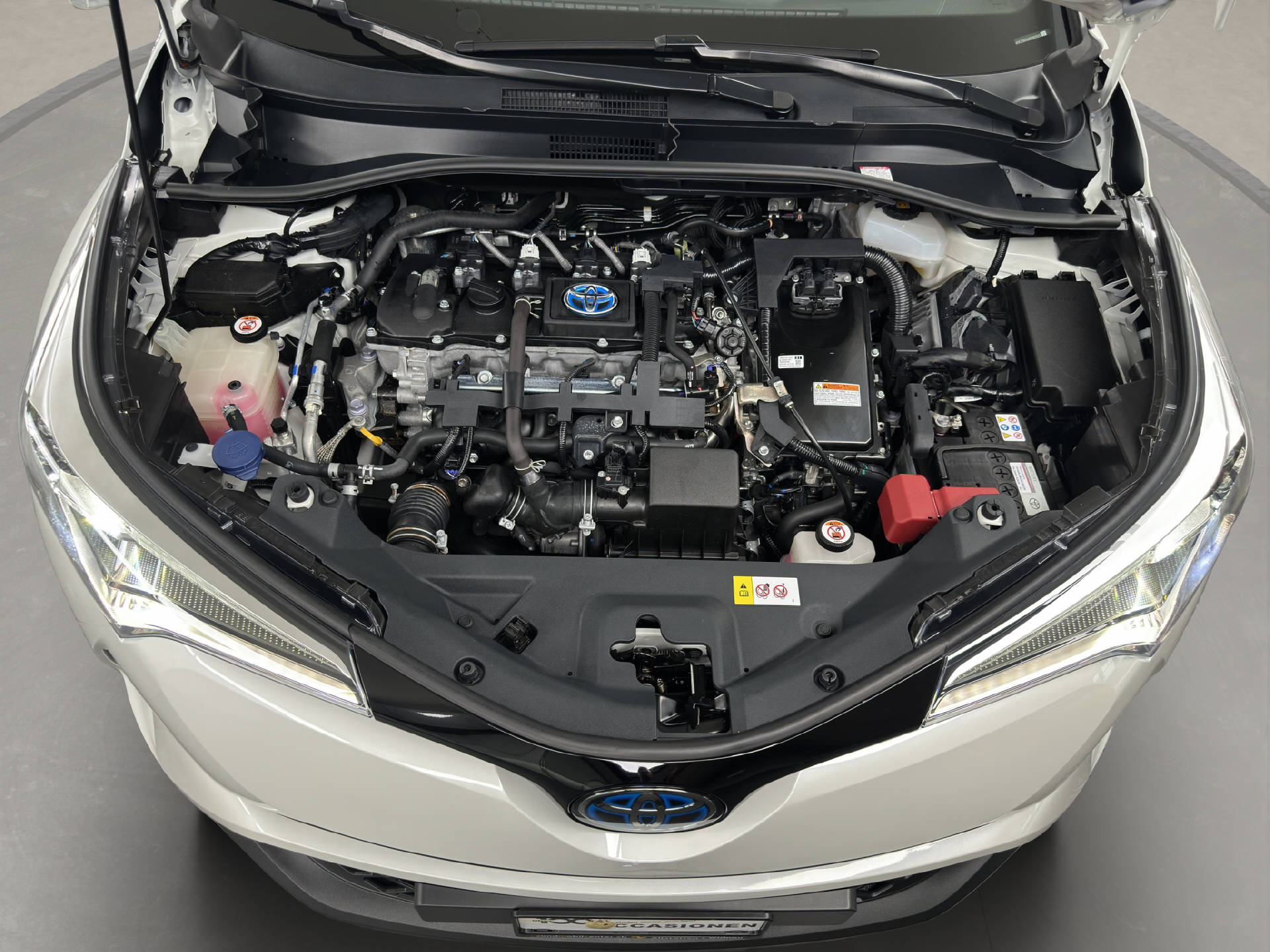 TOYOTA C-HR 1.8 VVTi HSD Trend-image-13