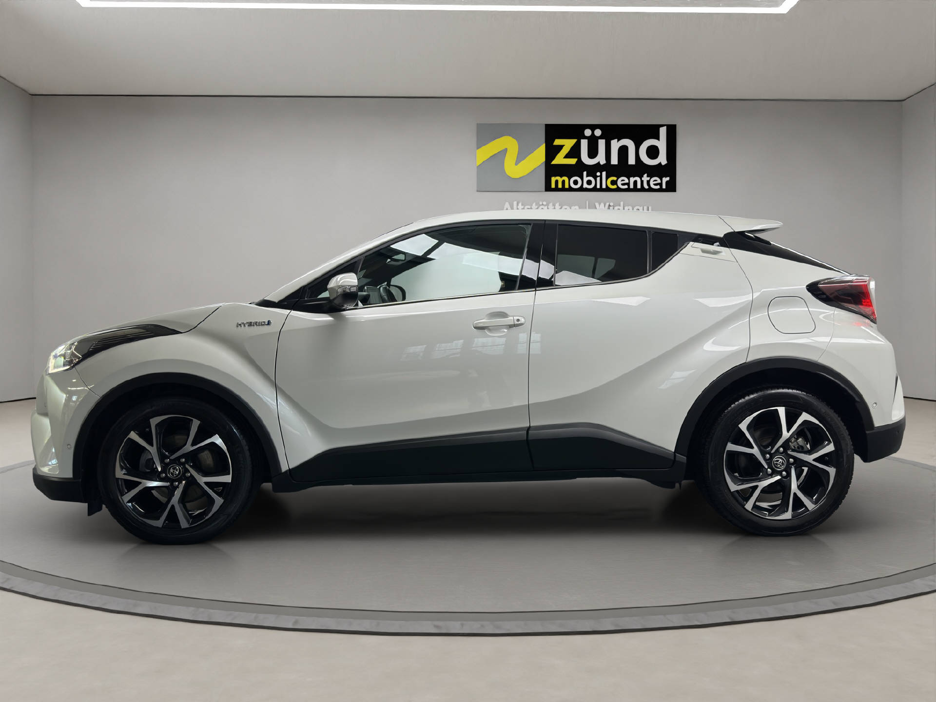 TOYOTA C-HR 1.8 VVTi HSD Trend-image-1