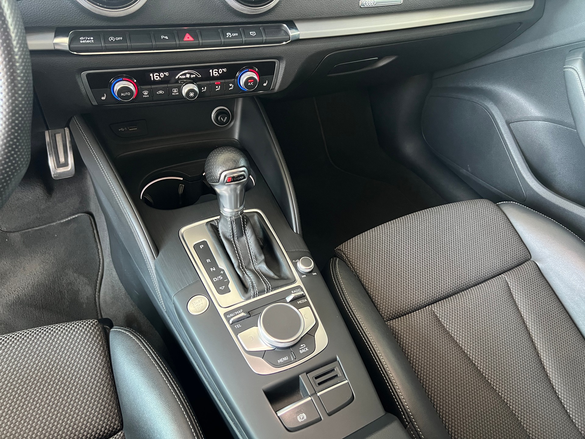 AUDI A3 Sportback 35 TFSI Sport S Line S-tronic Nardo Grau-image-12