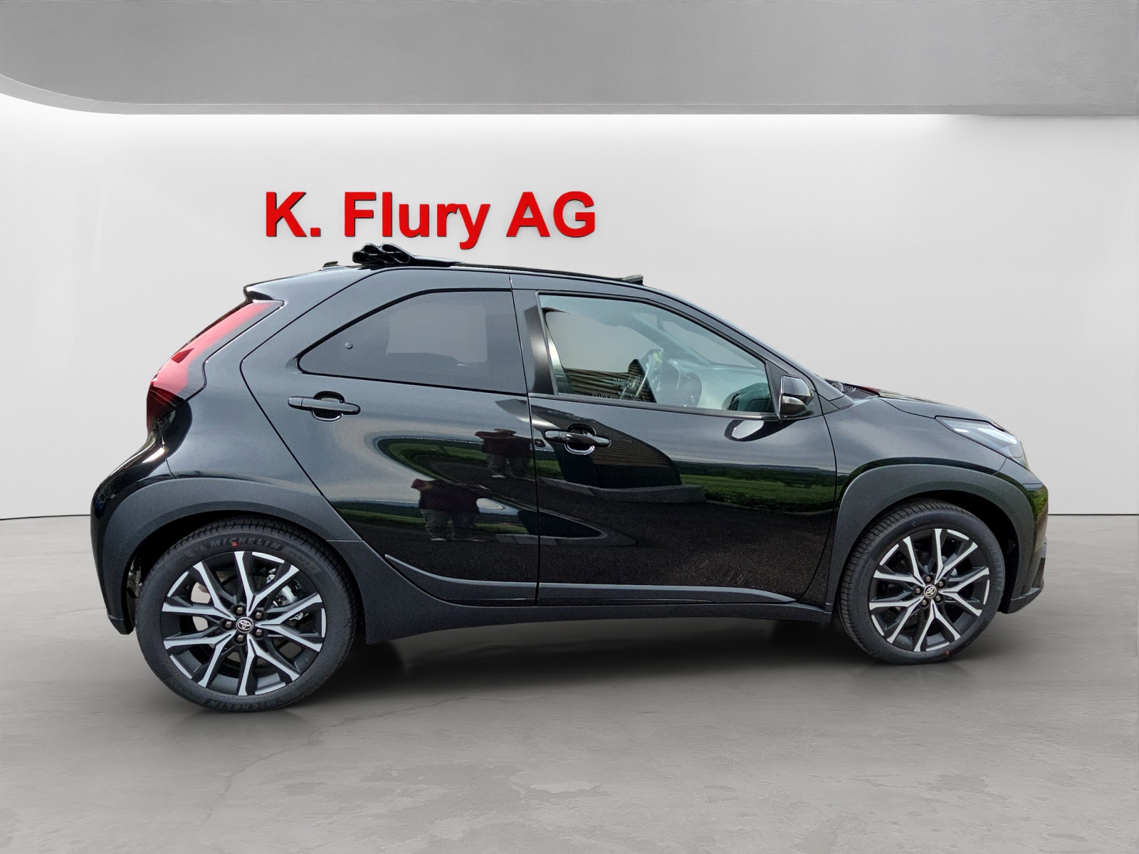 TOYOTA Aygo X 1.5 VVT-i HSD GR Sport-image-5