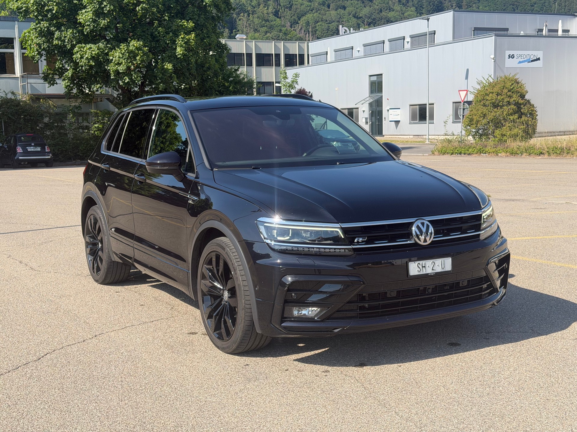 VW Tiguan 2.0TSI R-Line 4Motion DSG-image-2