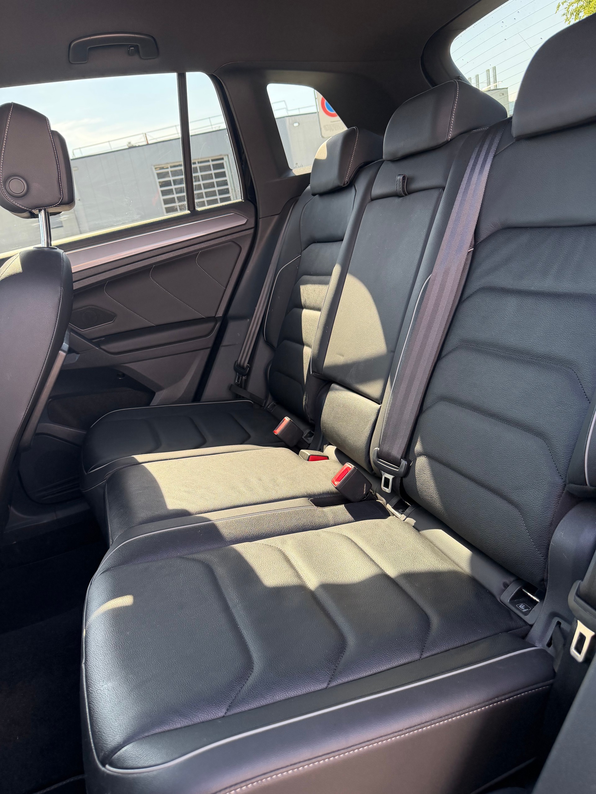 VW Tiguan 2.0TSI R-Line 4Motion DSG-image-8