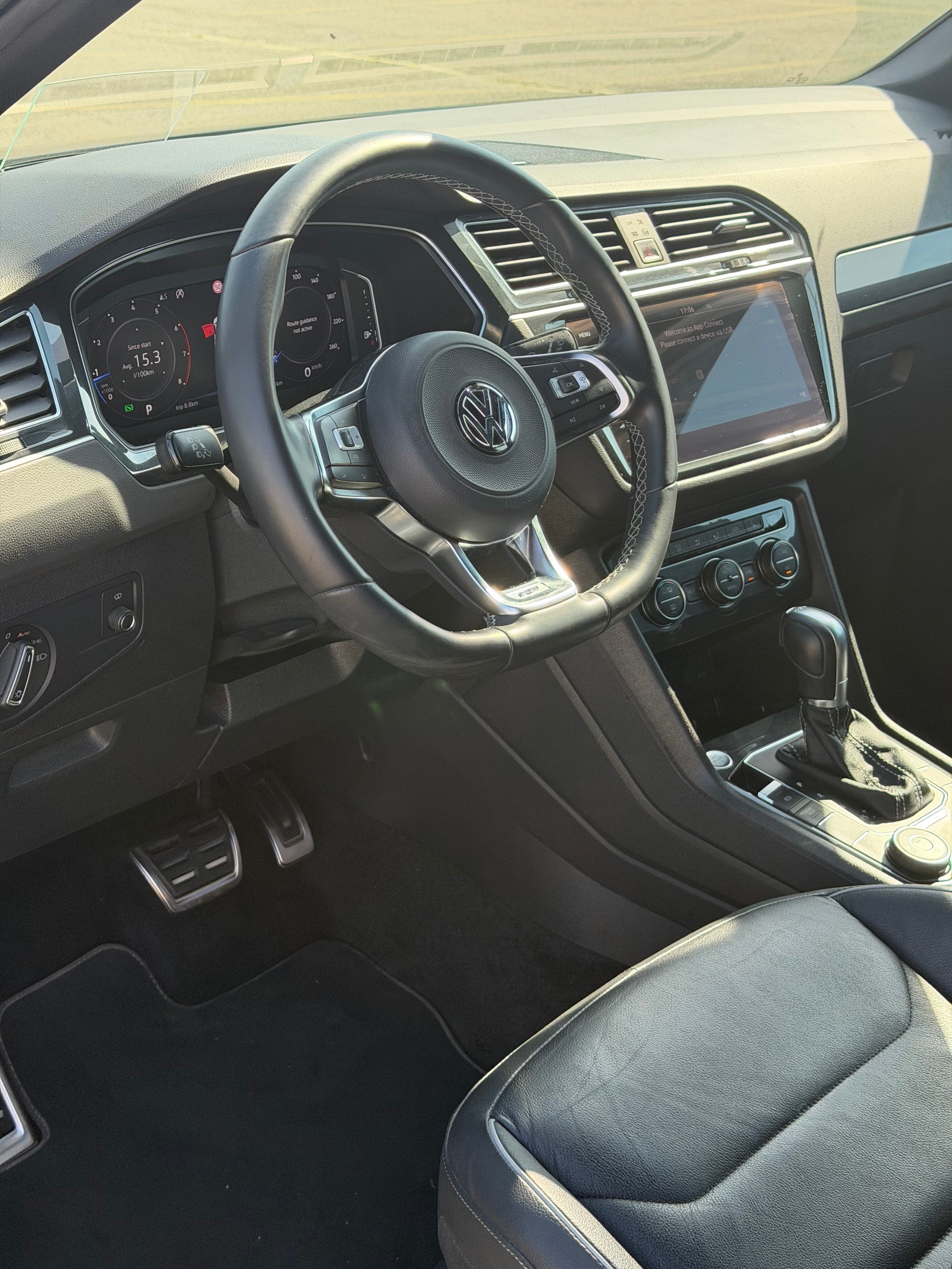 VW Tiguan 2.0TSI R-Line 4Motion DSG-image-11