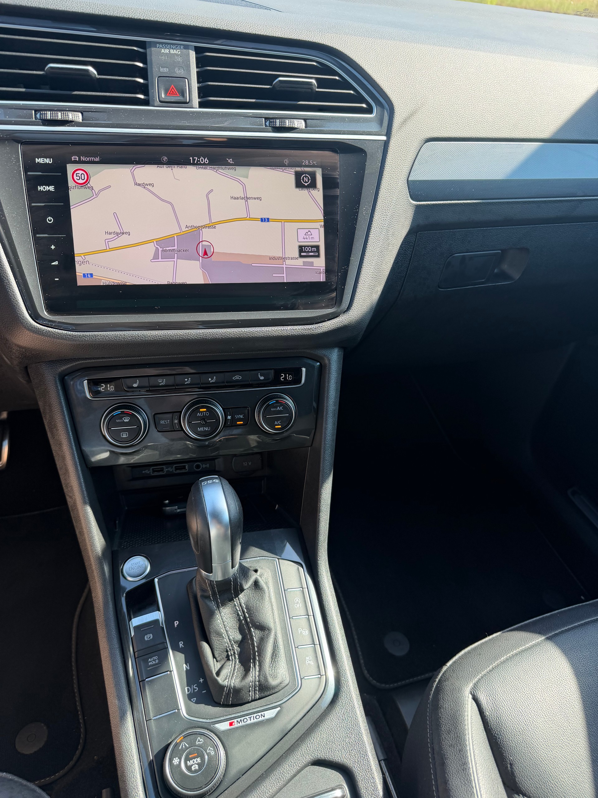 VW Tiguan 2.0TSI R-Line 4Motion DSG-image-12