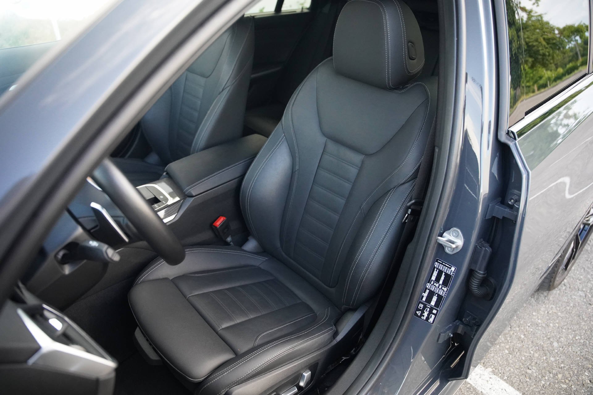 BMW M340i xDrive 48V Touring Steptronic M Sport-image-9