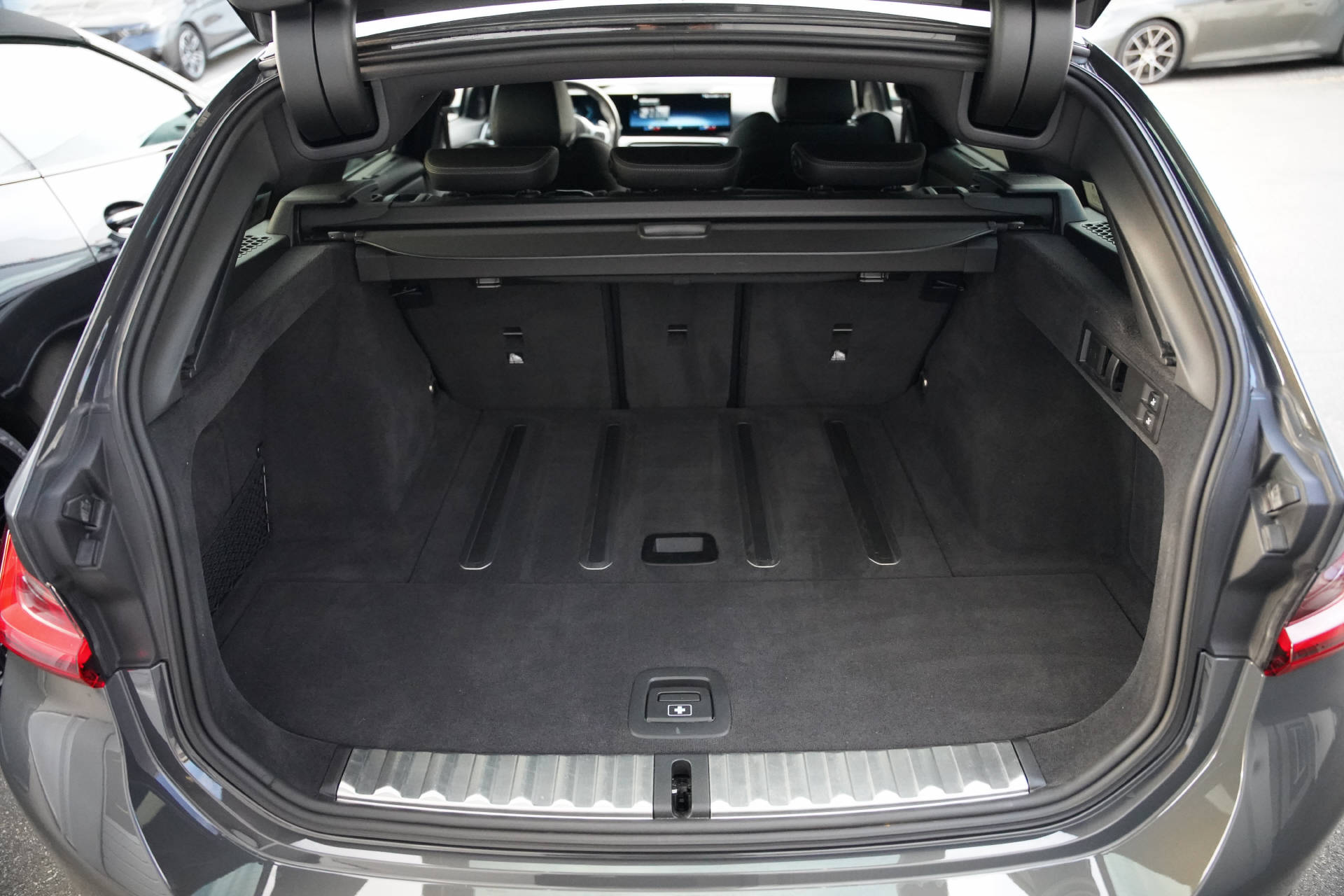 BMW M340i xDrive 48V Touring Steptronic M Sport-image-15
