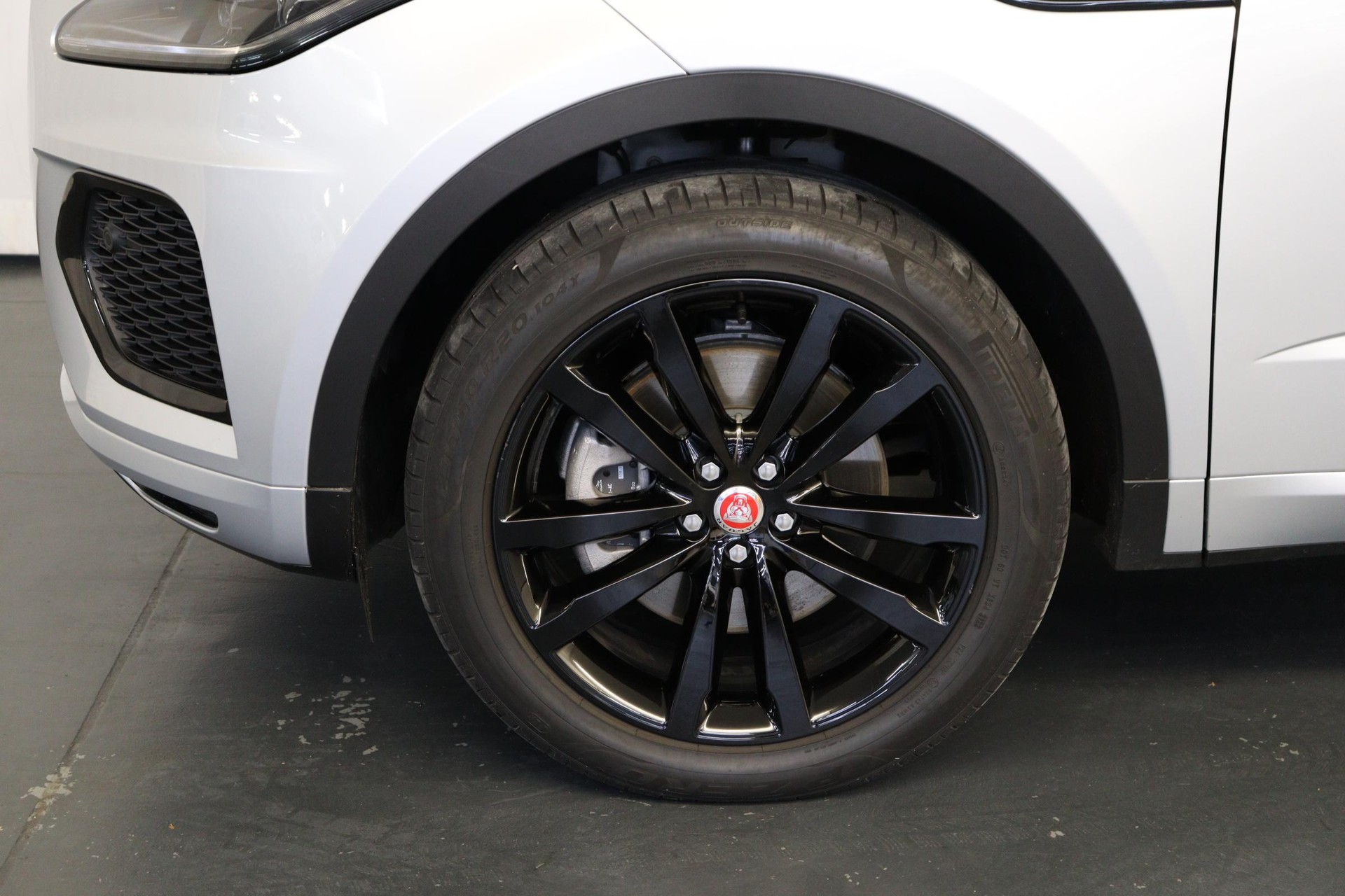 JAGUAR E-Pace 1.5 T 300e R-Dynamic SE AWD-image-12