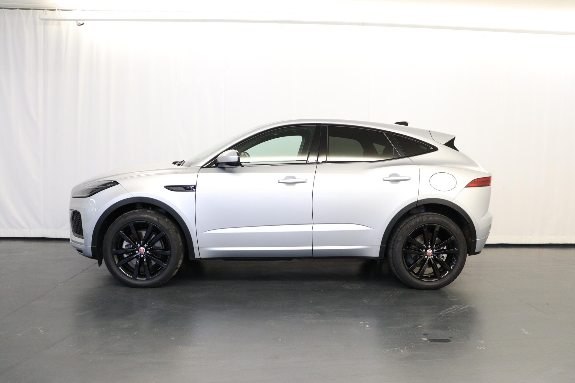 JAGUAR E-Pace 1.5 T 300e R-Dynamic SE AWD-image-3