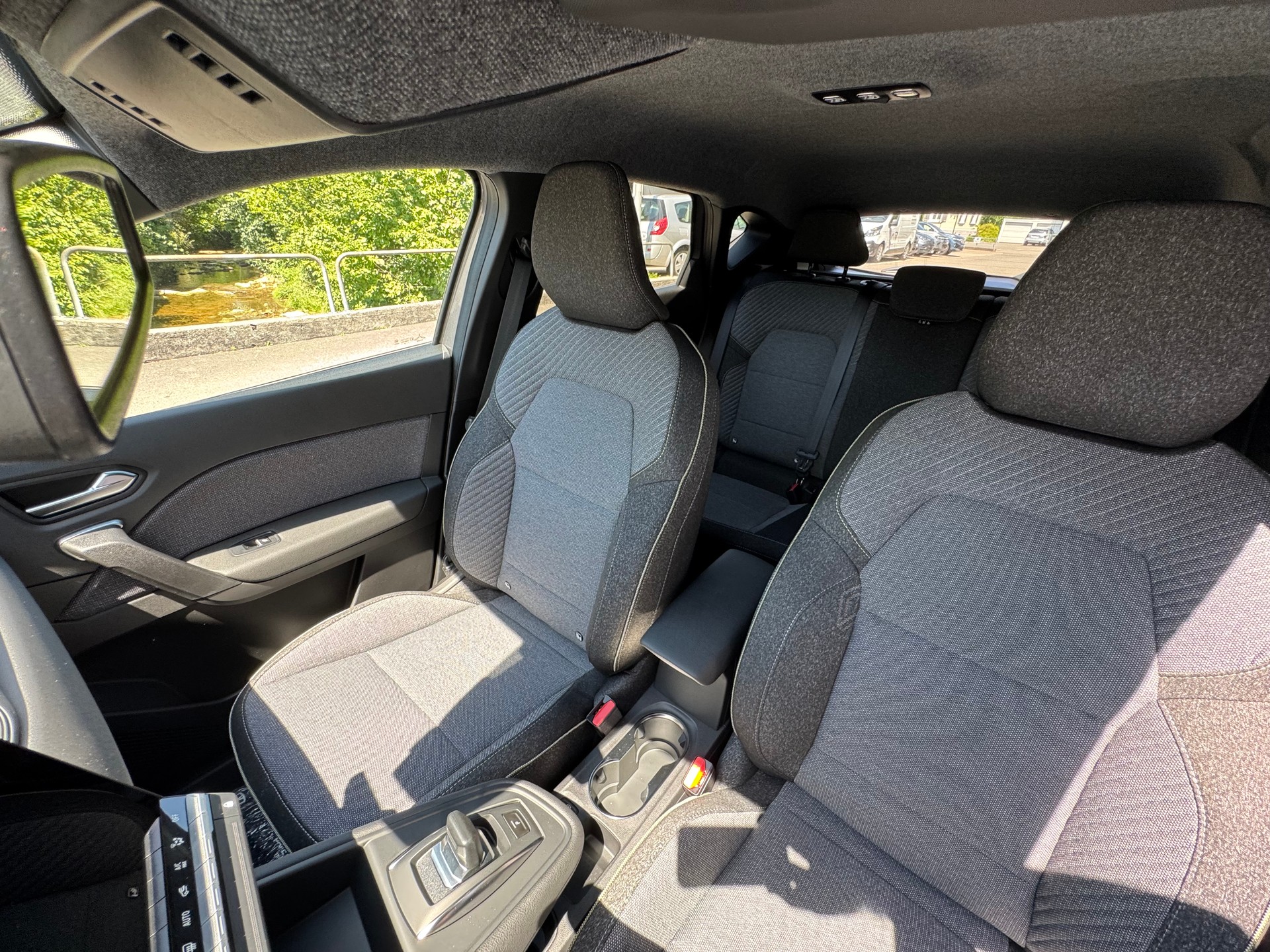 RENAULT Captur 1.8 E-Tech 160 Techno DHT-image-13