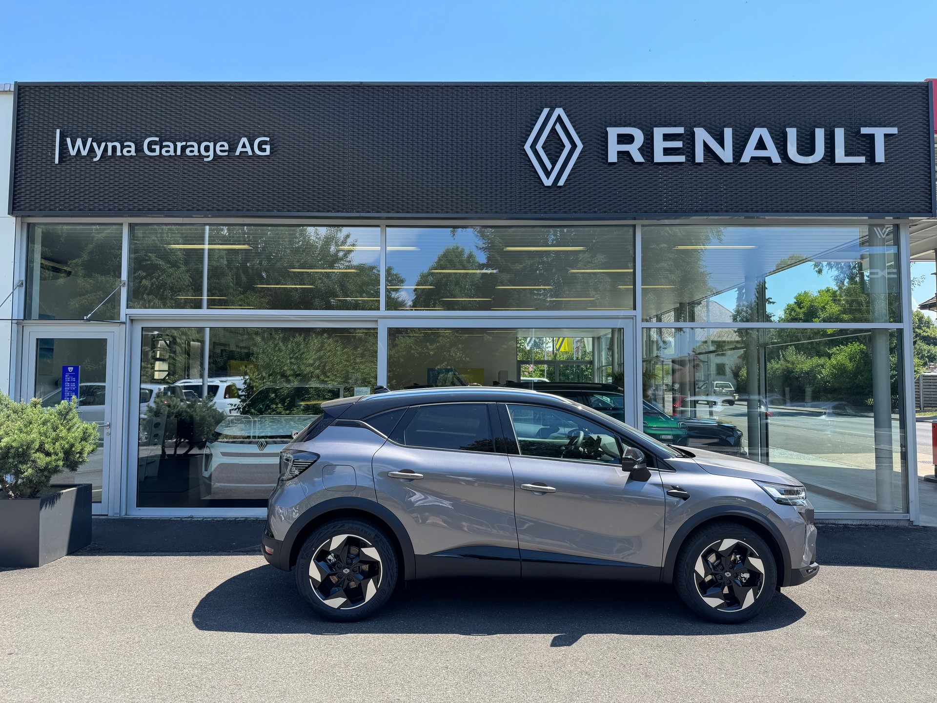 RENAULT Captur 1.8 E-Tech 160 Techno DHT-image-0