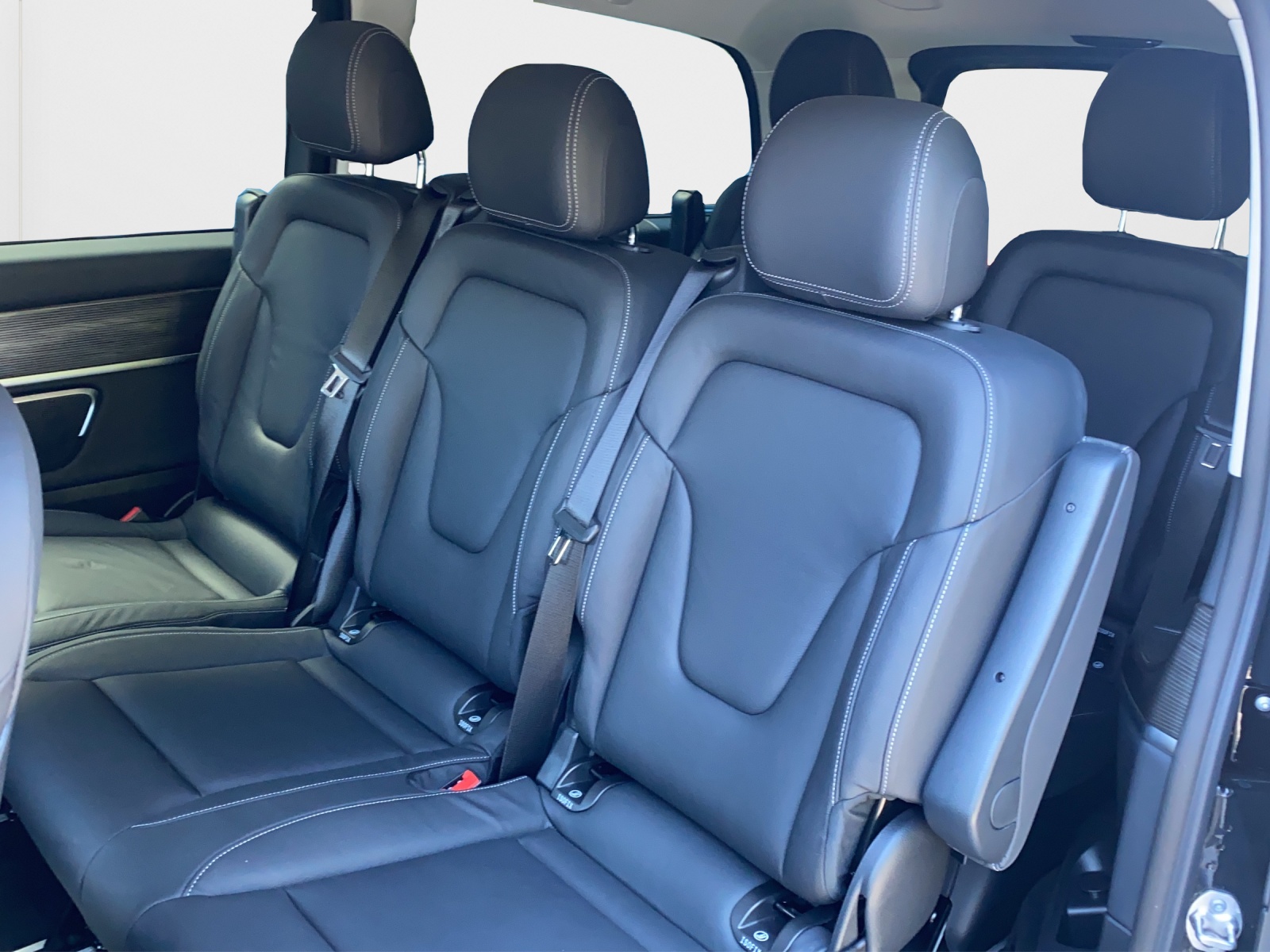 MERCEDES-BENZ EQV 300 Avantgarde lang-image-17