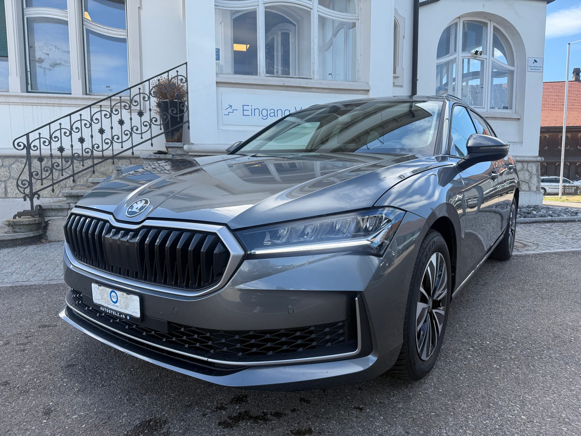 SKODA Superb Combi 2.0 TSI Selection 4x4 DSG-showroom-element-1
