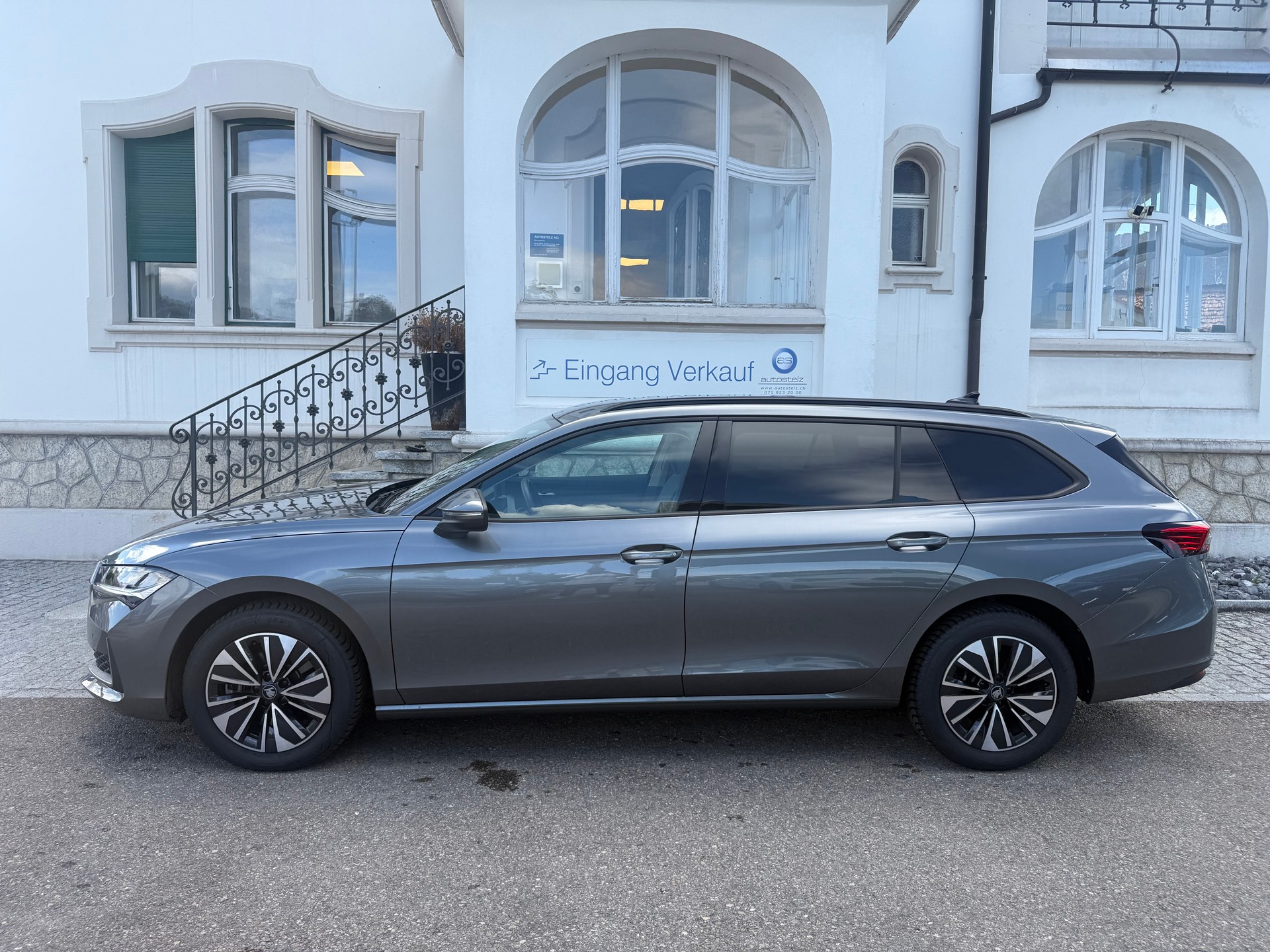 SKODA Superb Combi 2.0 TSI Selection 4x4 DSG-showroom-element-3