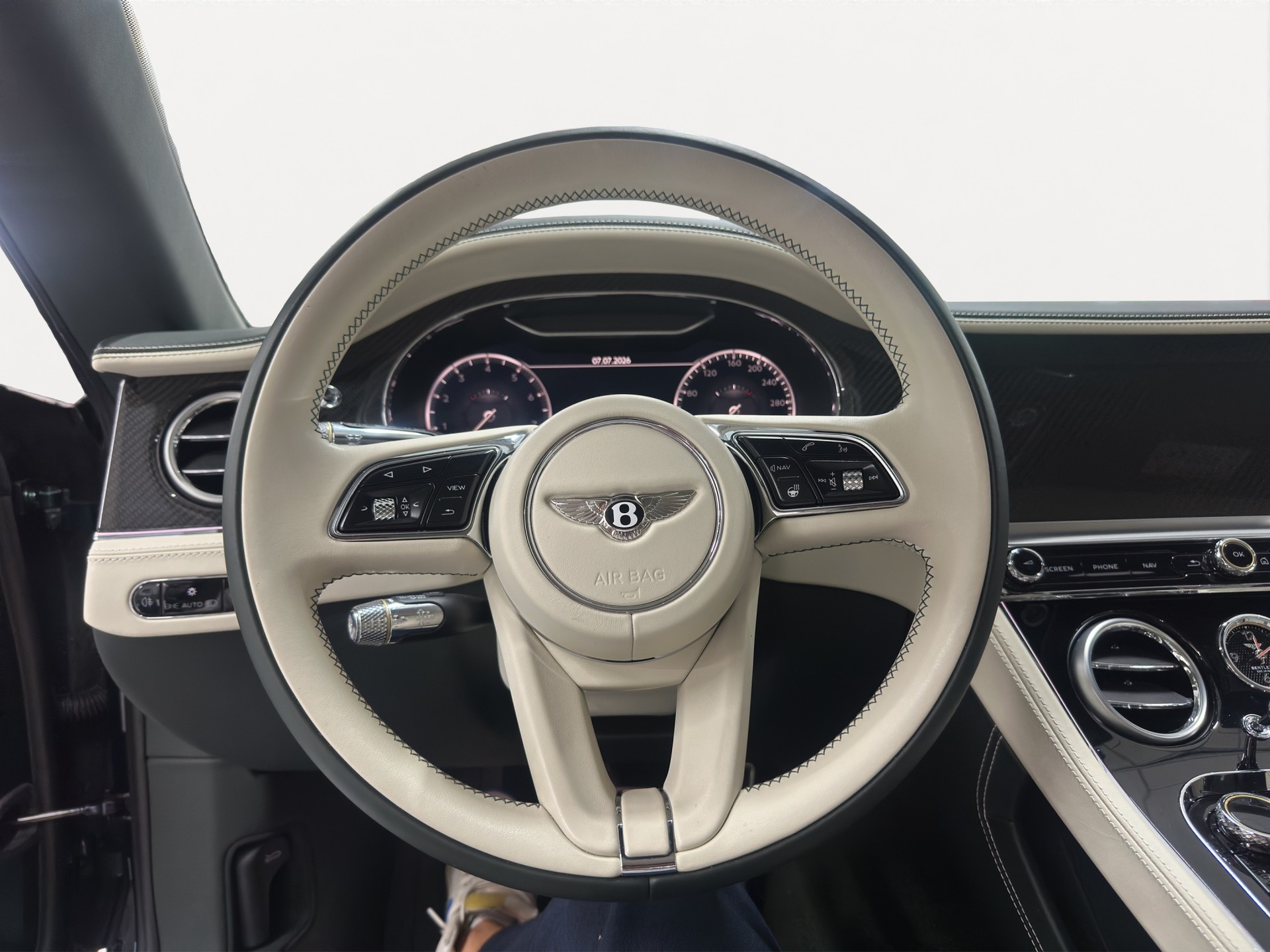 BENTLEY Continental GTC 4.0 V8 Azure-image-6