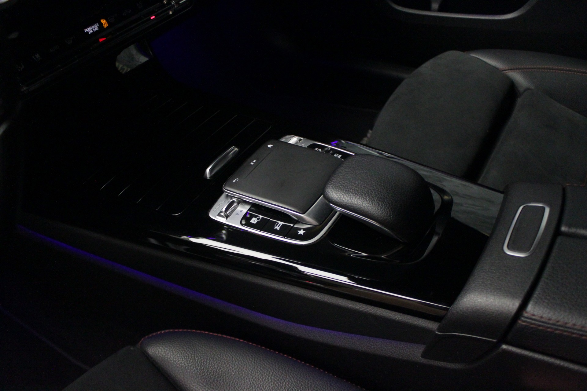 MERCEDES-BENZ A 250 4Matic AMG Line 4Matic 7G-DCT-image-17