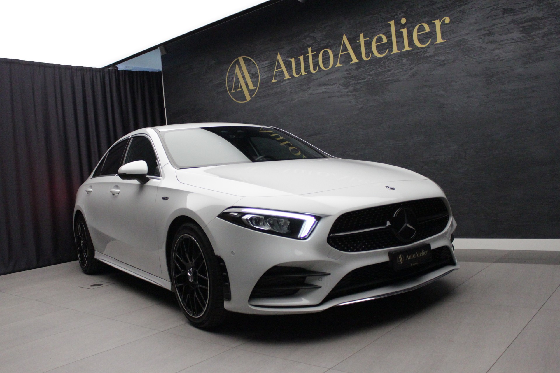 MERCEDES-BENZ A 250 4Matic AMG Line 4Matic 7G-DCT-image-3