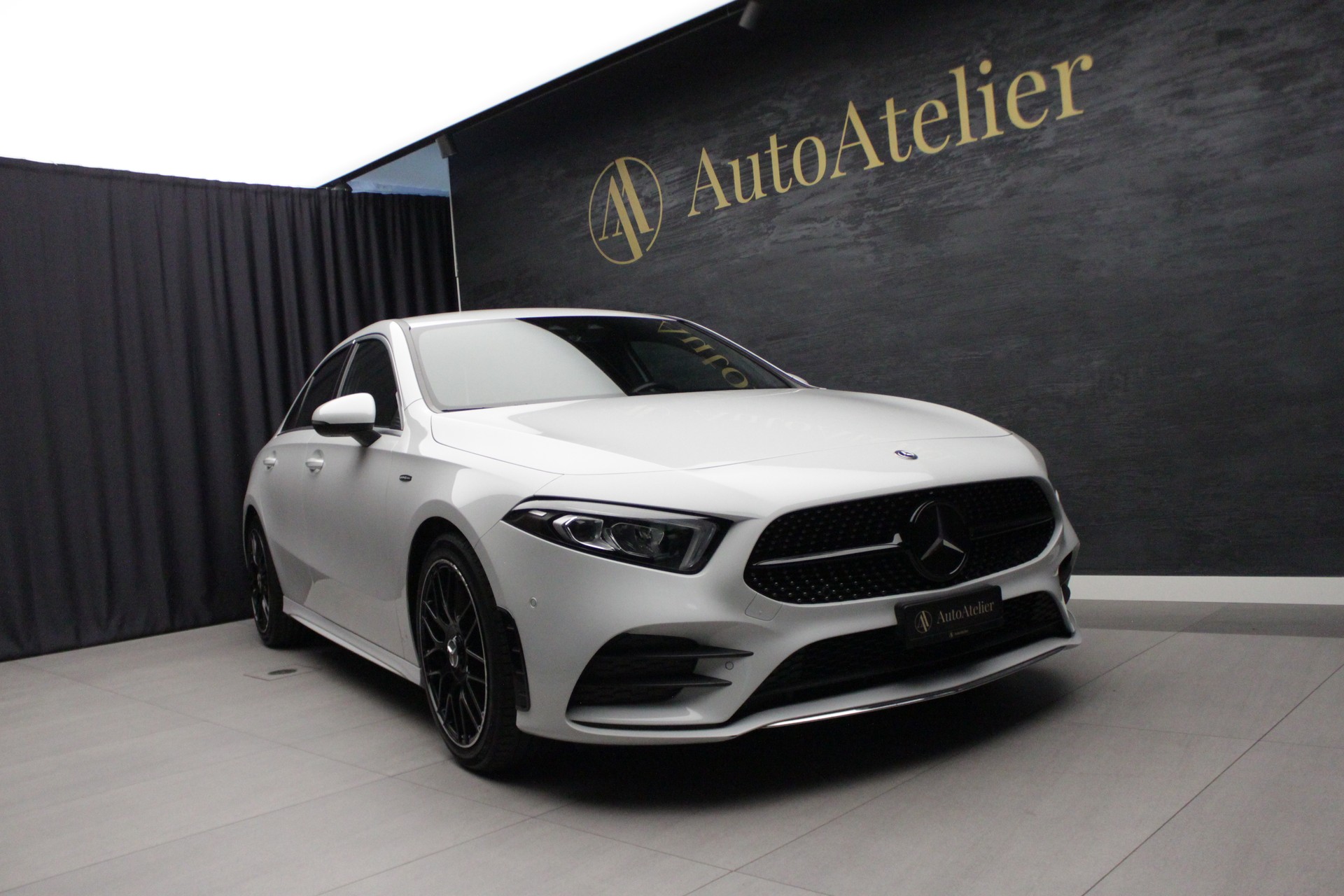 MERCEDES-BENZ A 250 4Matic AMG Line 4Matic 7G-DCT-image-1