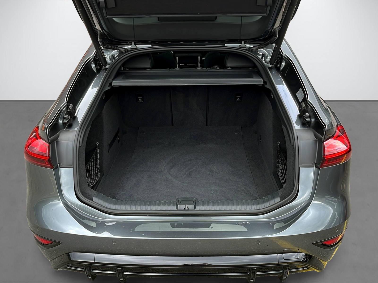 AUDI A6 e-tron Sportback quattro-image-6