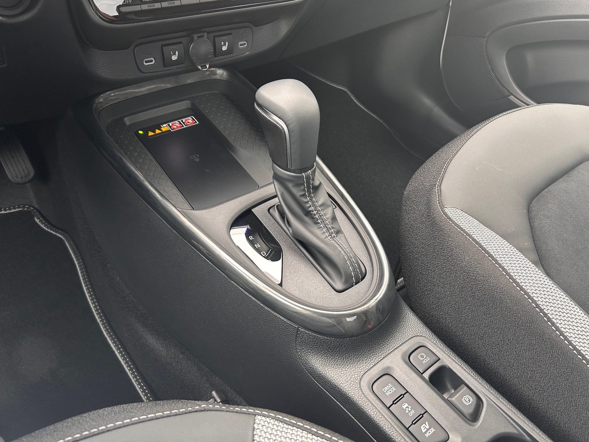 TOYOTA Aygo X 1.5 VVT-i HSD GR Sport-image-11