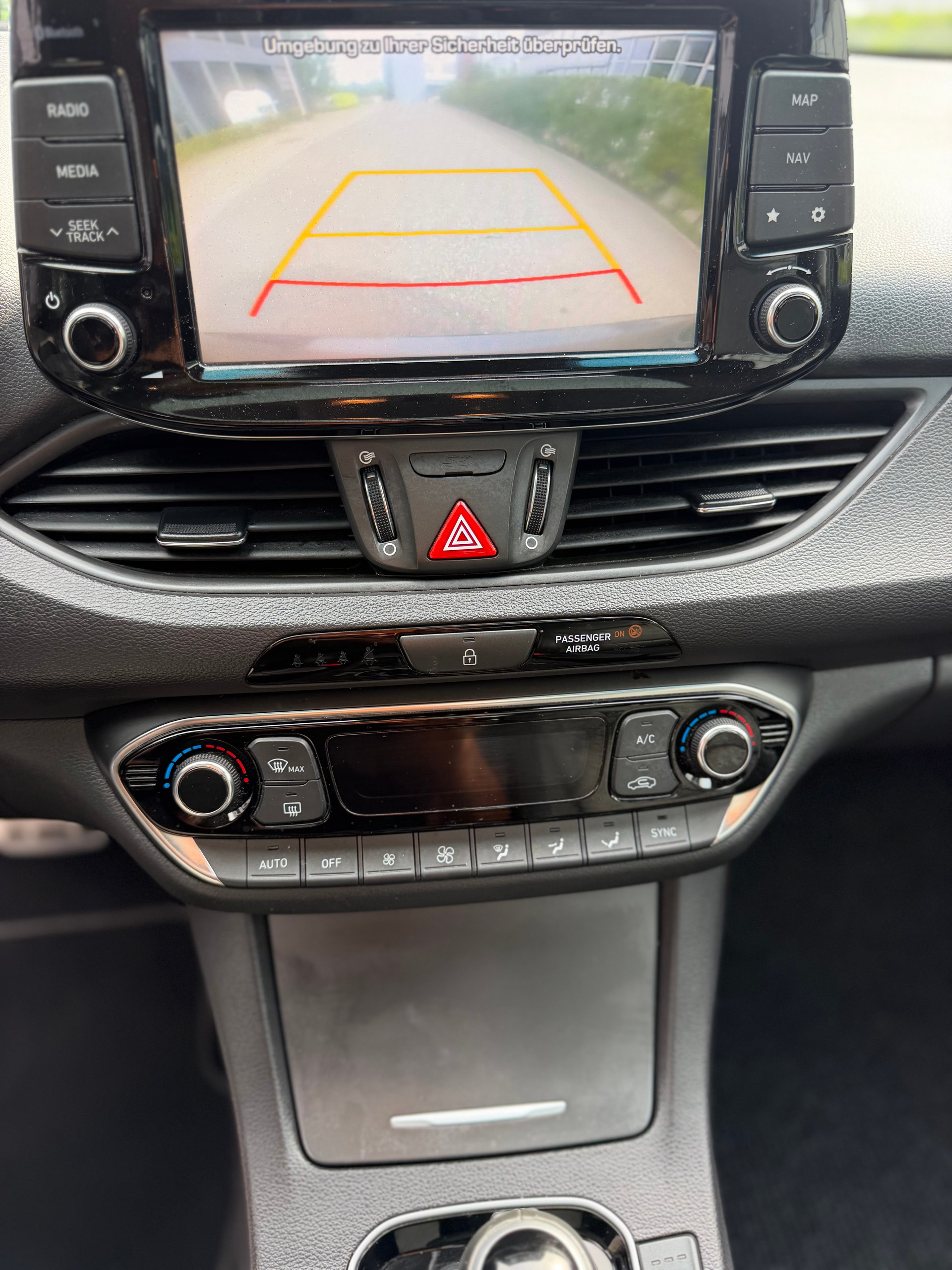 HYUNDAI i30 1.4 T-GDI Origo DCT-image-19