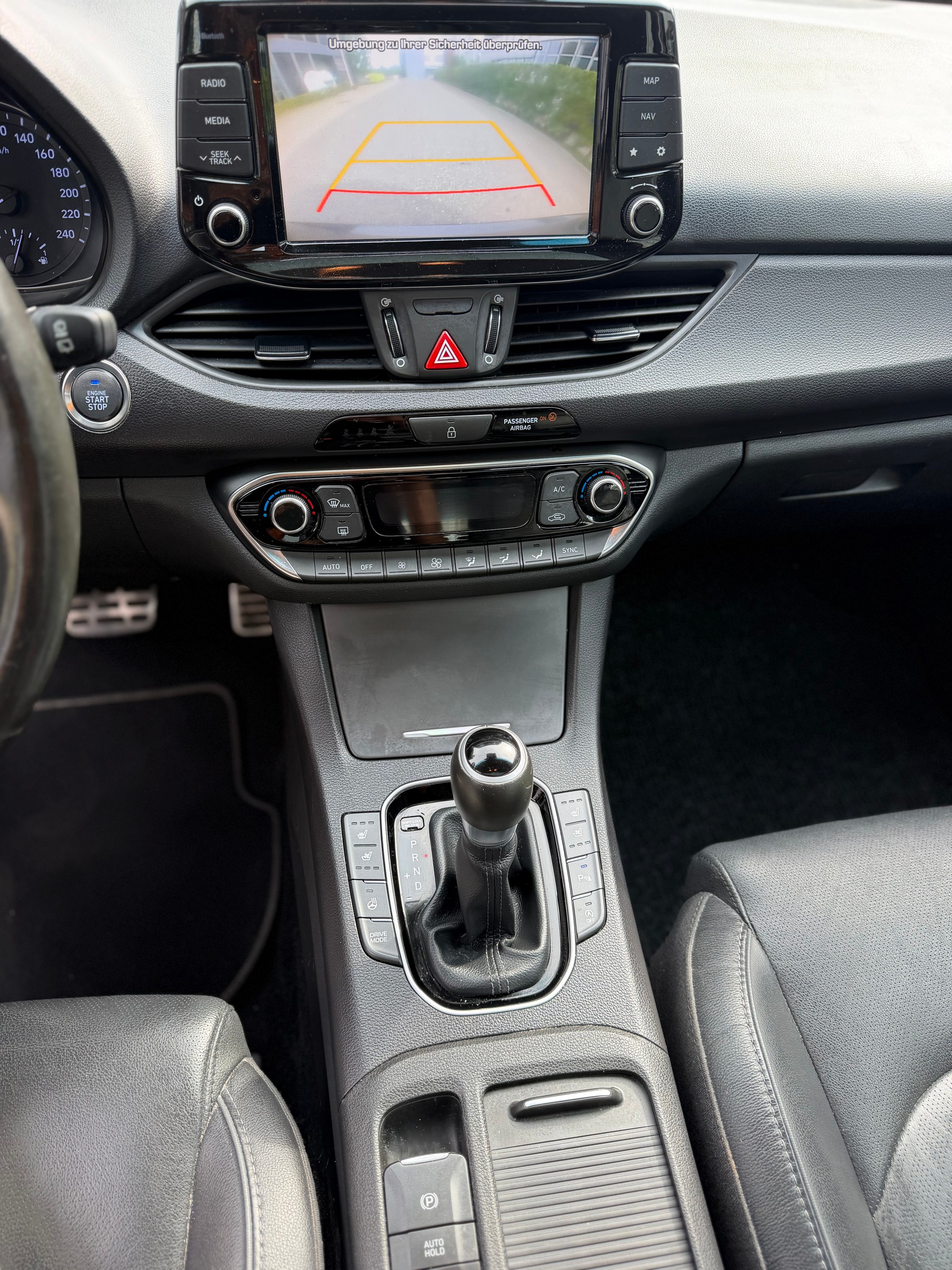 HYUNDAI i30 1.4 T-GDI Origo DCT-image-17