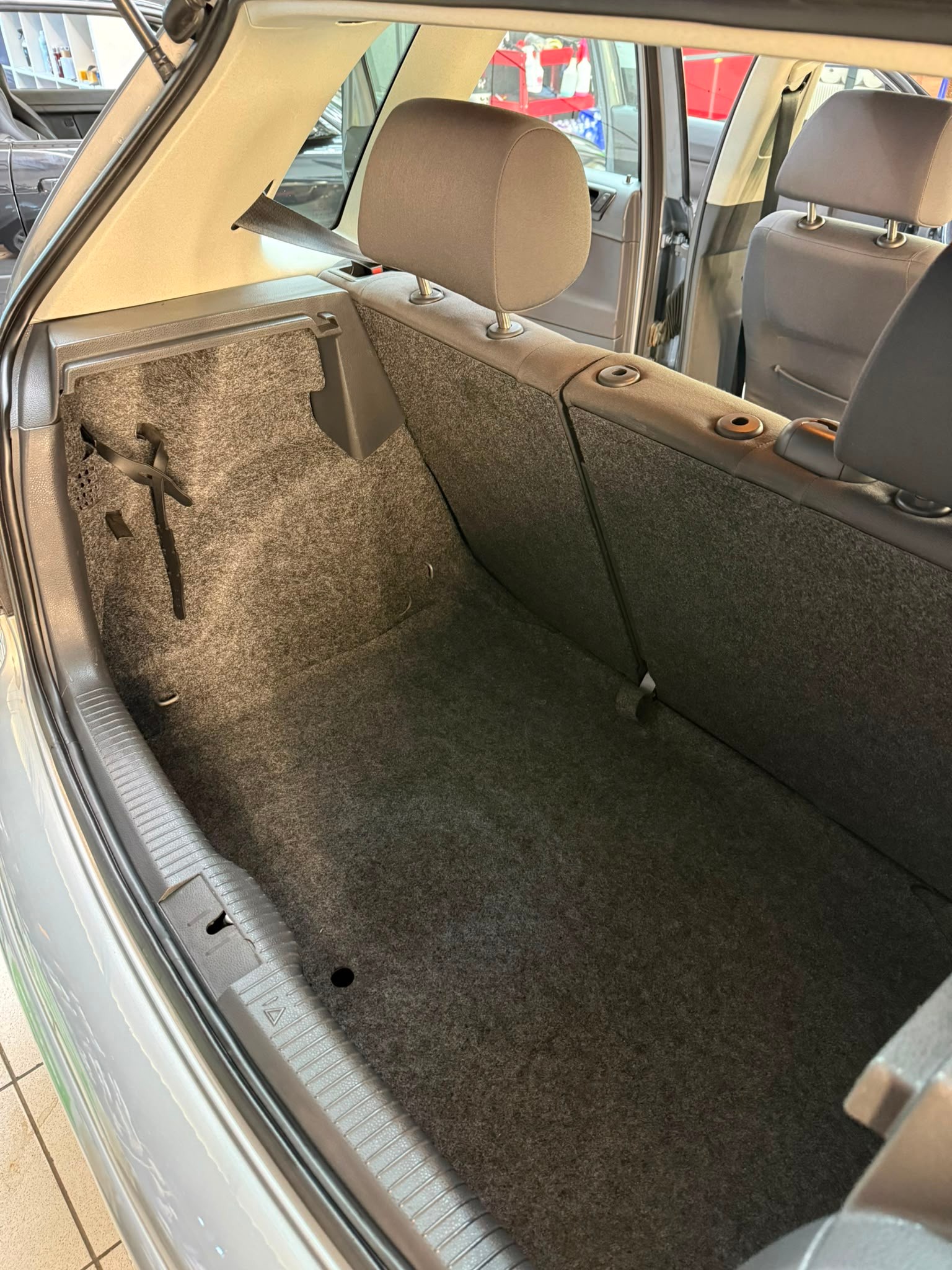 VW 1.6 16V Trendline-image-4