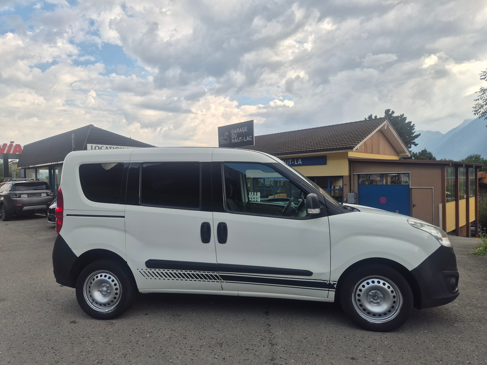 OPEL Combo 1.6 CDTi ecoFLEX Cosmo L1H1-image-2