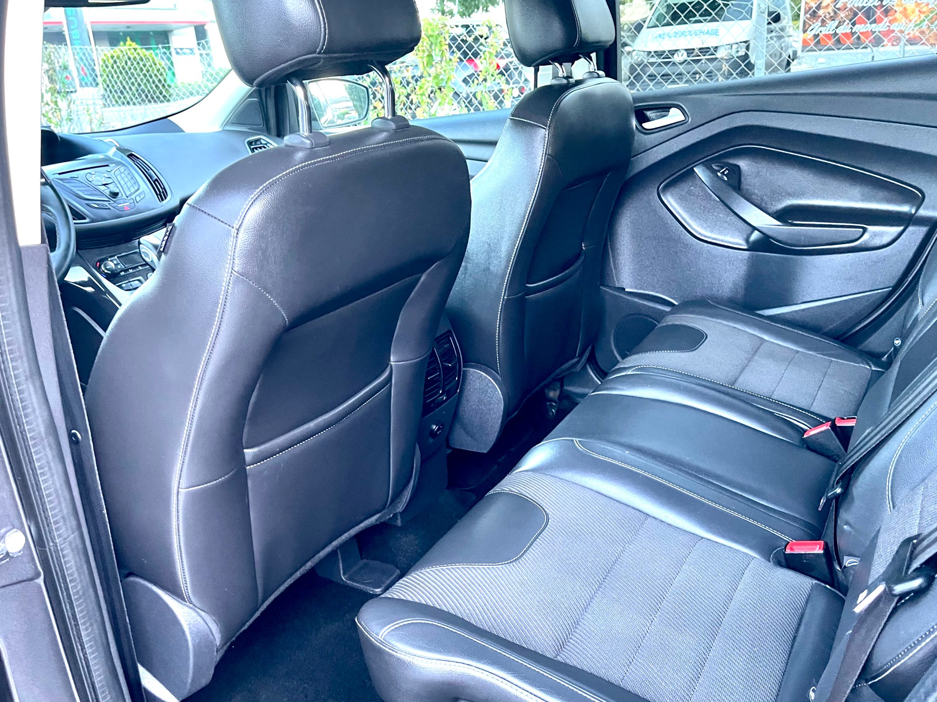 FORD Kuga 2.0 TDCi Titanium S 4WD PowerShift-image-2
