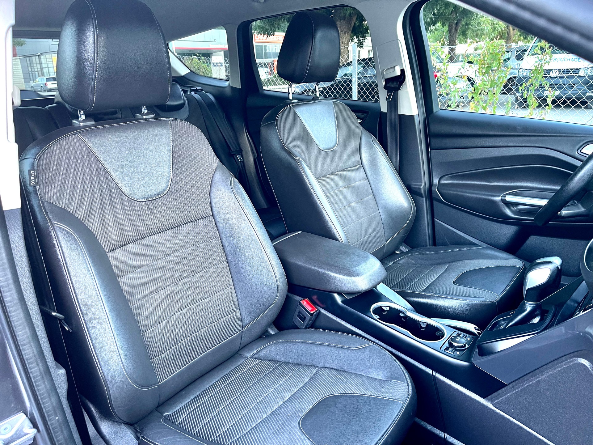 FORD Kuga 2.0 TDCi Titanium S 4WD PowerShift-image-24