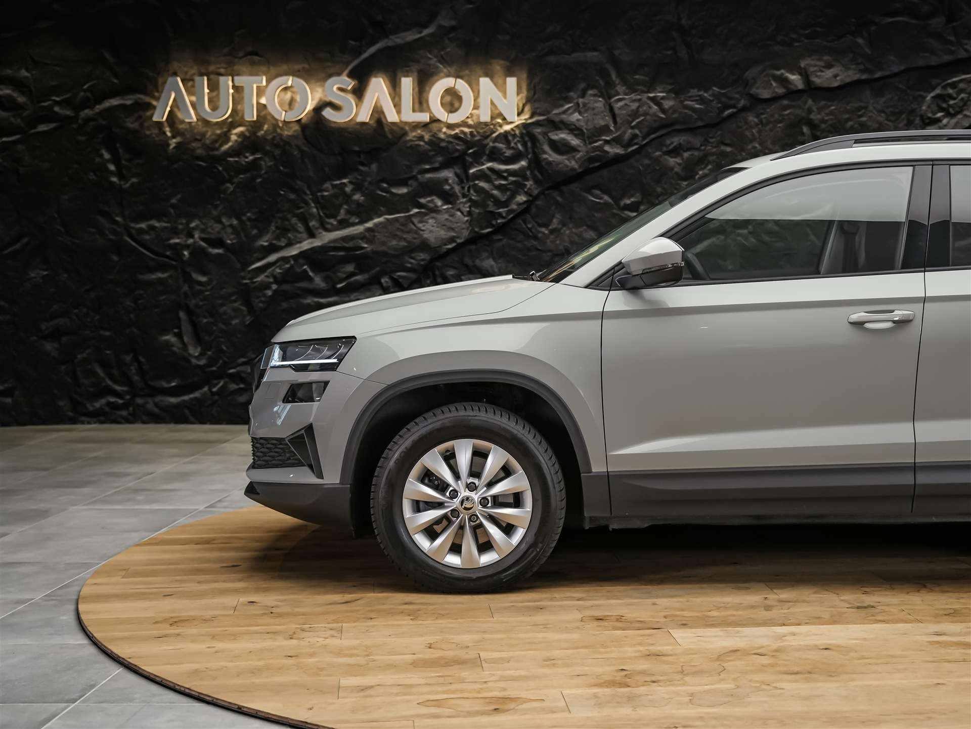 SKODA Karoq 1.5 TSI Selection DSG *Sitzheizung*Lenkradheizung*Rückfahrkamera*-image-14