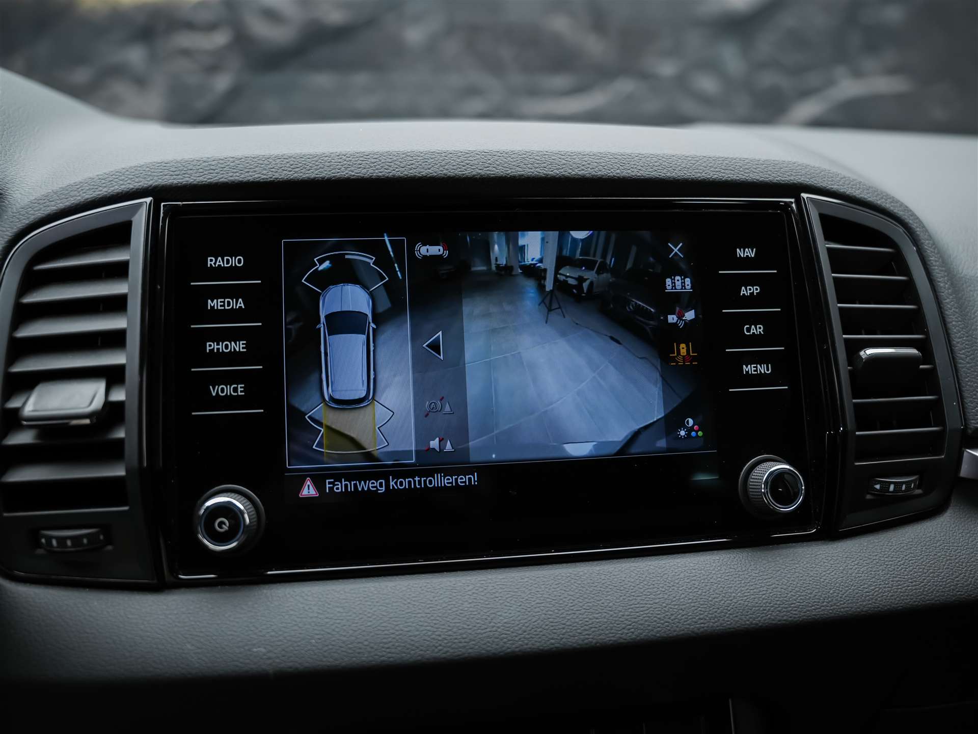 SKODA Karoq 1.5 TSI Selection DSG *Sitzheizung*Lenkradheizung*Rückfahrkamera*-image-38
