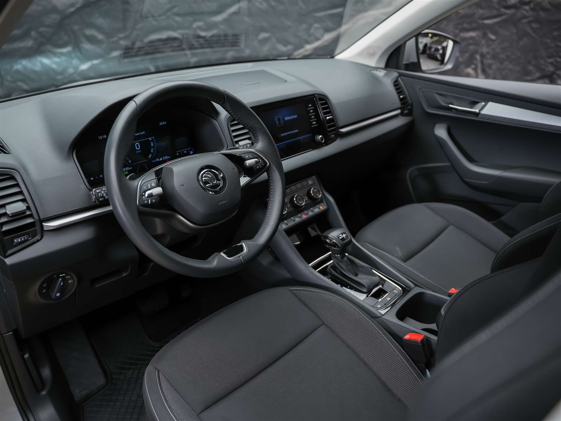 SKODA Karoq 1.5 TSI Selection DSG *Sitzheizung*Lenkradheizung*Rückfahrkamera*-image-7