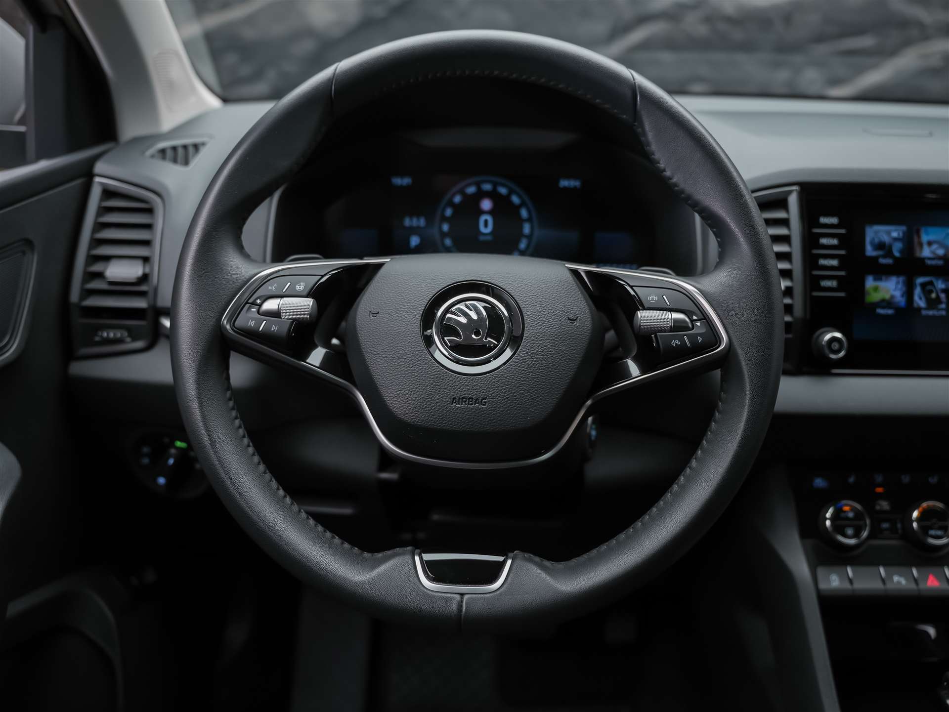 SKODA Karoq 1.5 TSI Selection DSG *Sitzheizung*Lenkradheizung*Rückfahrkamera*-image-24