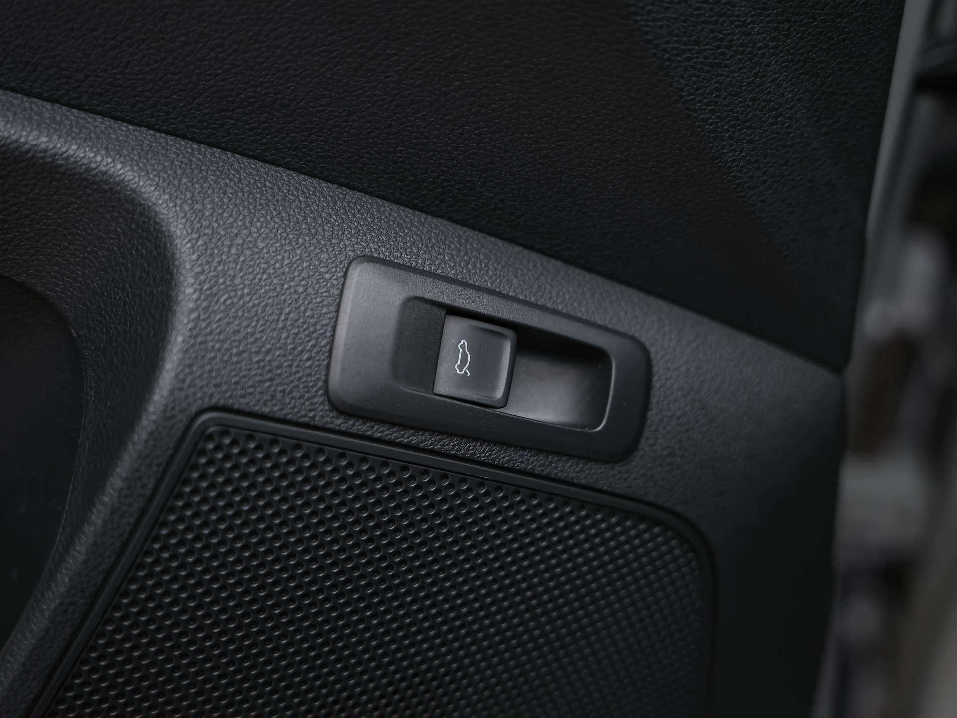 SKODA Karoq 1.5 TSI Selection DSG *Sitzheizung*Lenkradheizung*Rückfahrkamera*-image-23