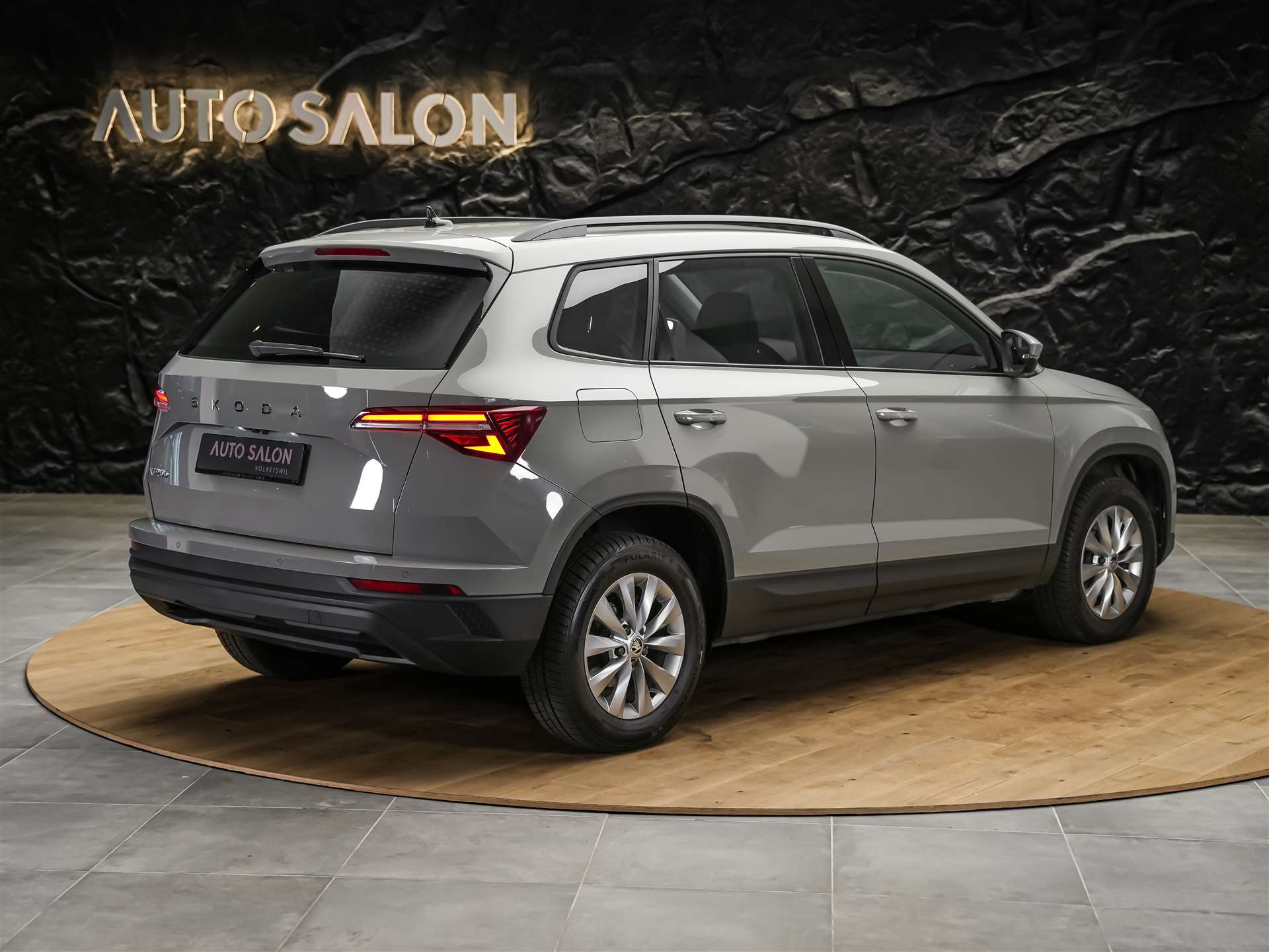 SKODA Karoq 1.5 TSI Selection DSG *Sitzheizung*Lenkradheizung*Rückfahrkamera*-image-4