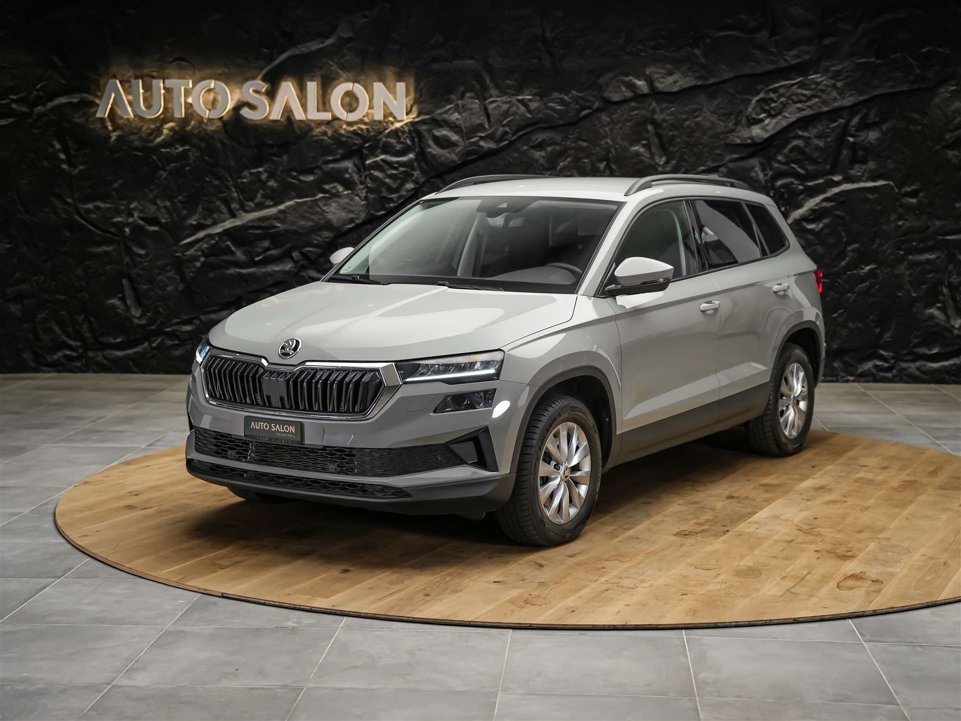 SKODA Karoq 1.5 TSI Selection DSG *Sitzheizung*Lenkradheizung*Rückfahrkamera*-image-0