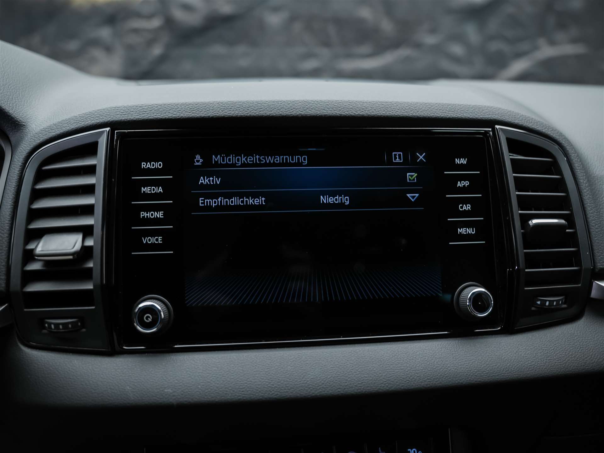SKODA Karoq 1.5 TSI Selection DSG *Sitzheizung*Lenkradheizung*Rückfahrkamera*-image-34