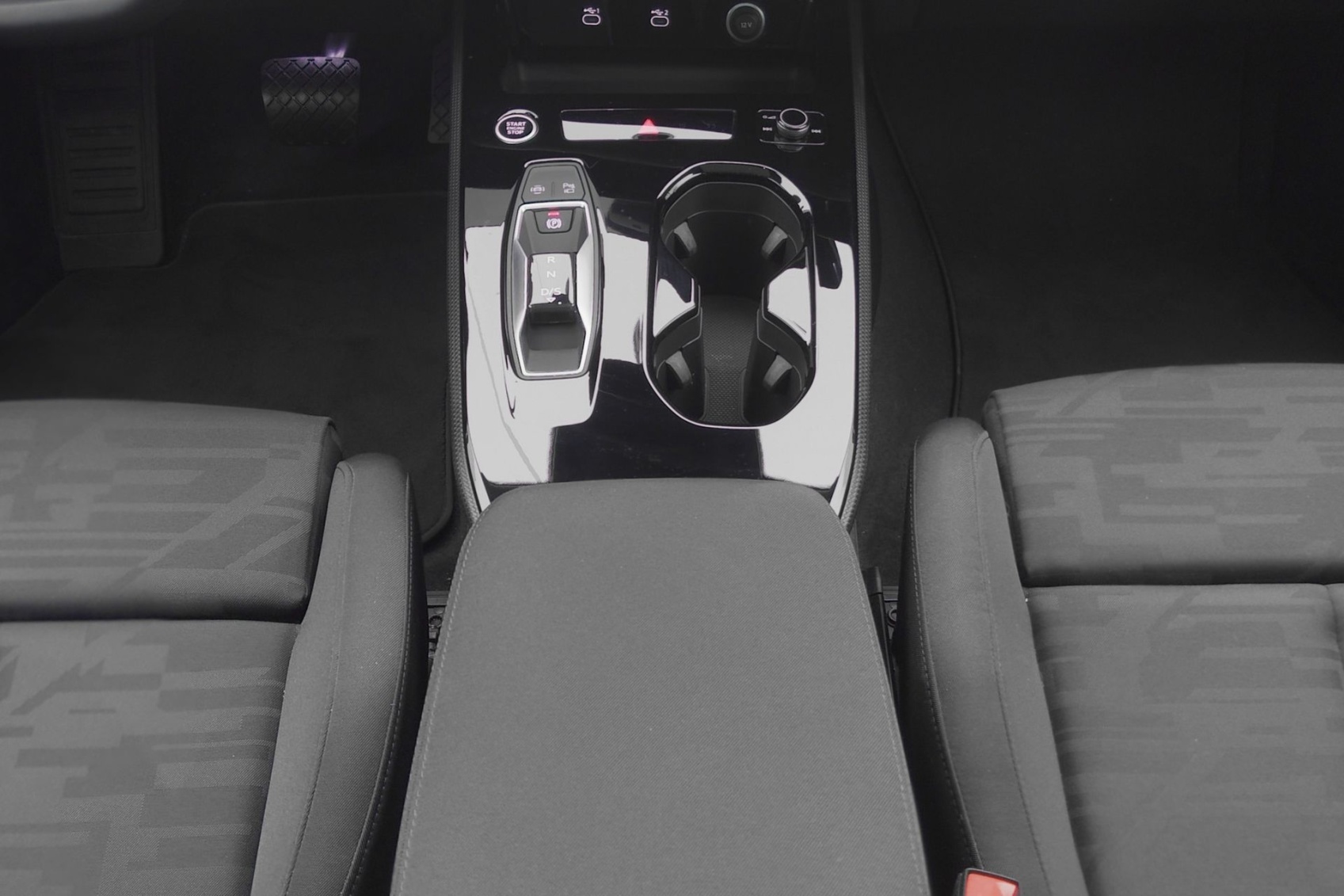 AUDI A5 Avant TDI quattro 150 kW Attraction S tronic *CH-FZG / Gratisservice / Garantie*-image-8